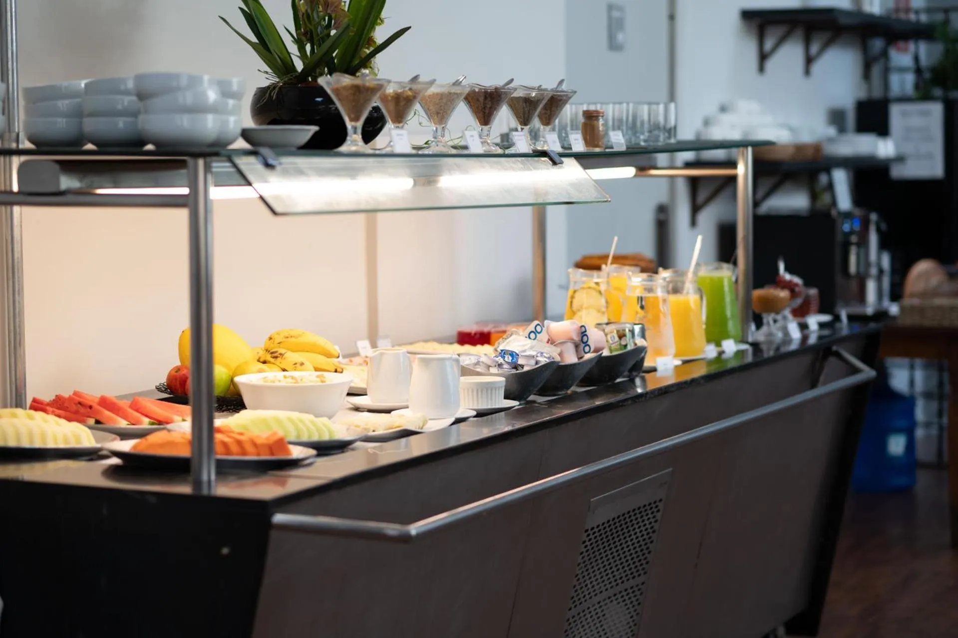 Food and drinks in H2 Platinum Lourdes