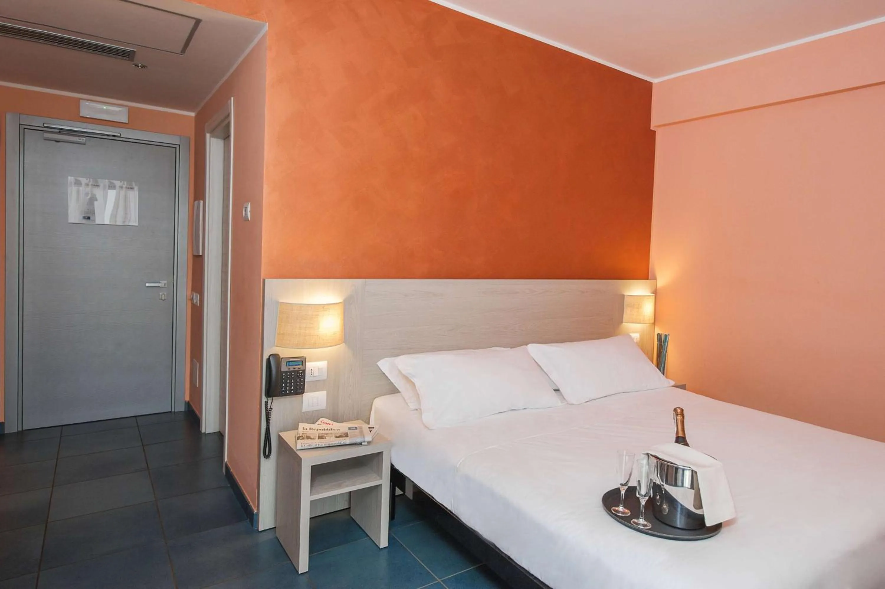 Photo of the whole room, Bed in Hotel Testani Colleferro