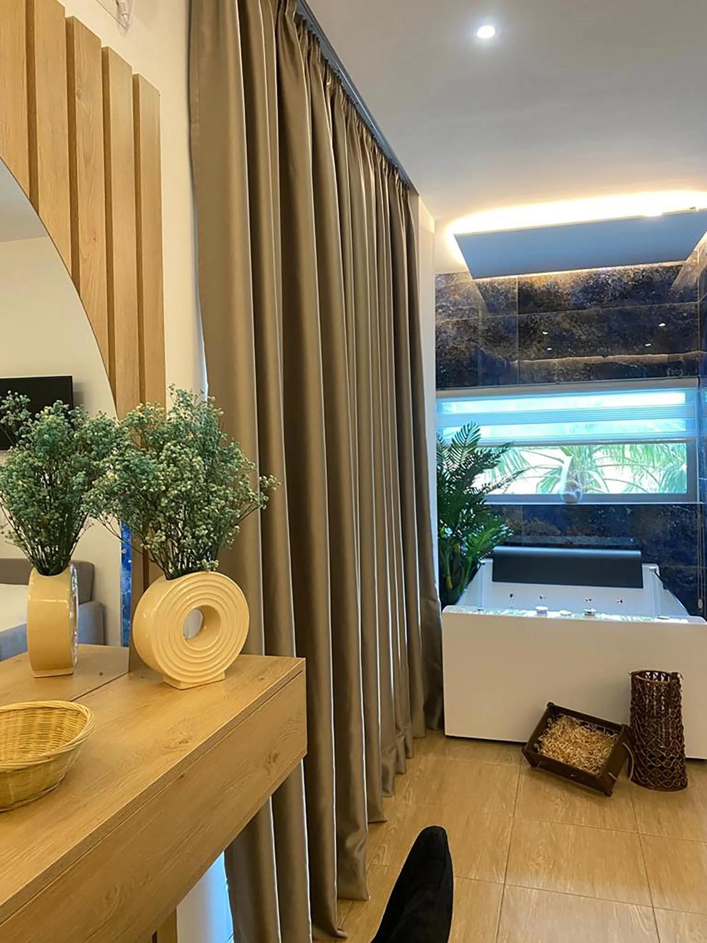 Hot Tub in Kuburi Hotel