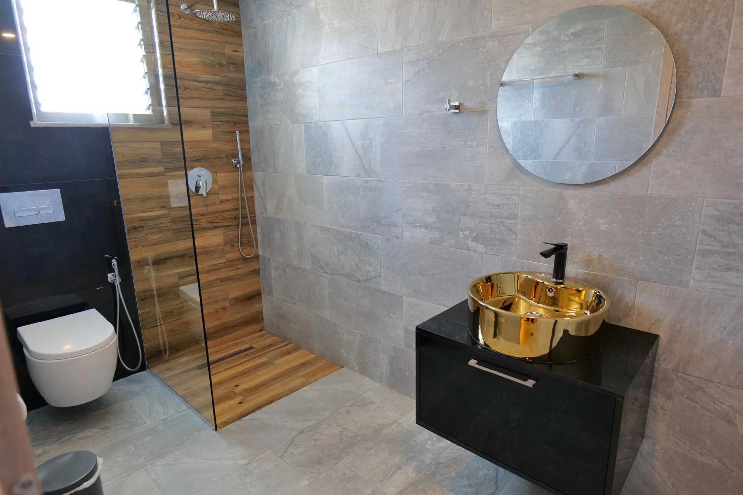 Bathroom in Kuburi Hotel