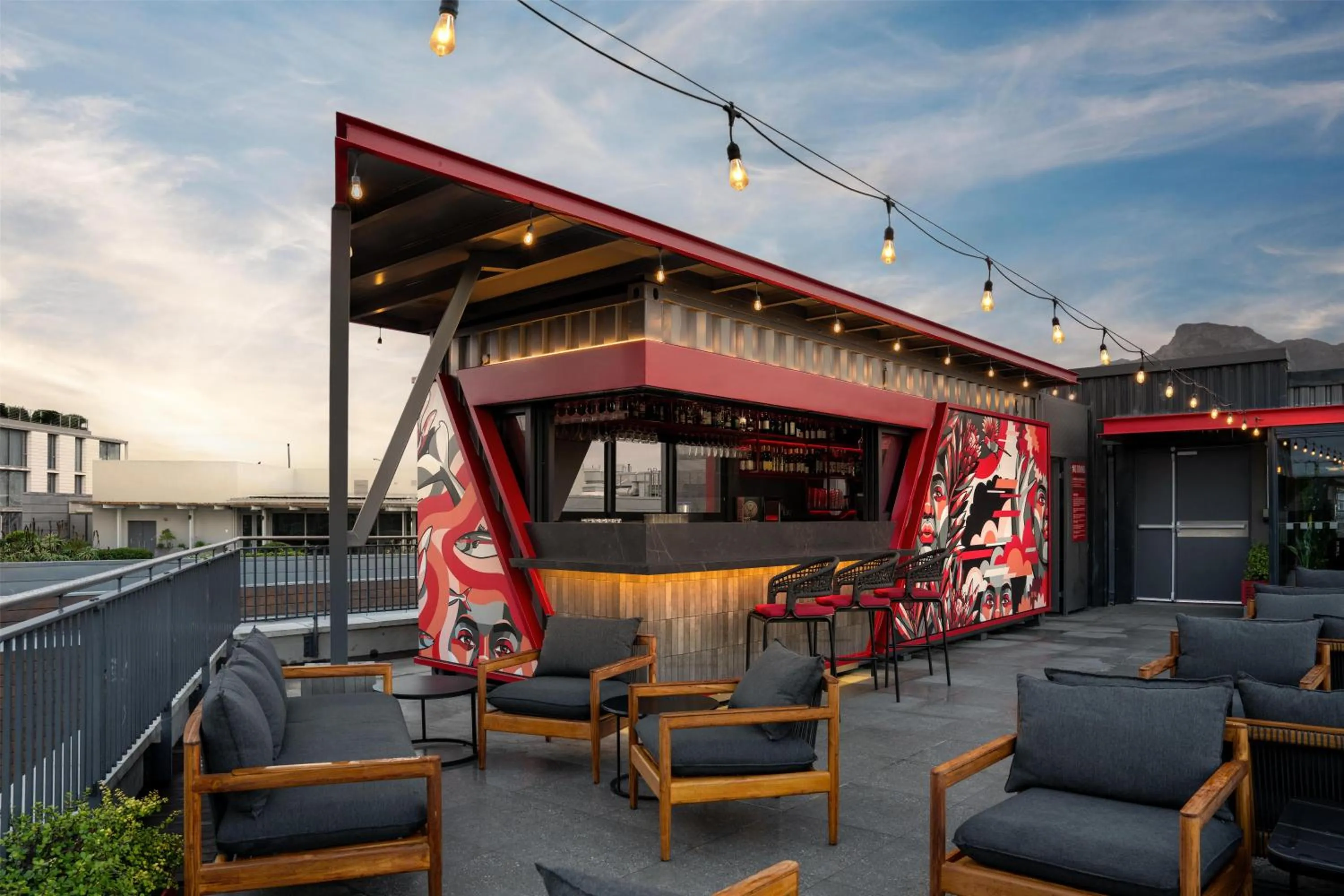 Restaurant/places to eat in Radisson RED Hotel V&A Waterfront Cape Town