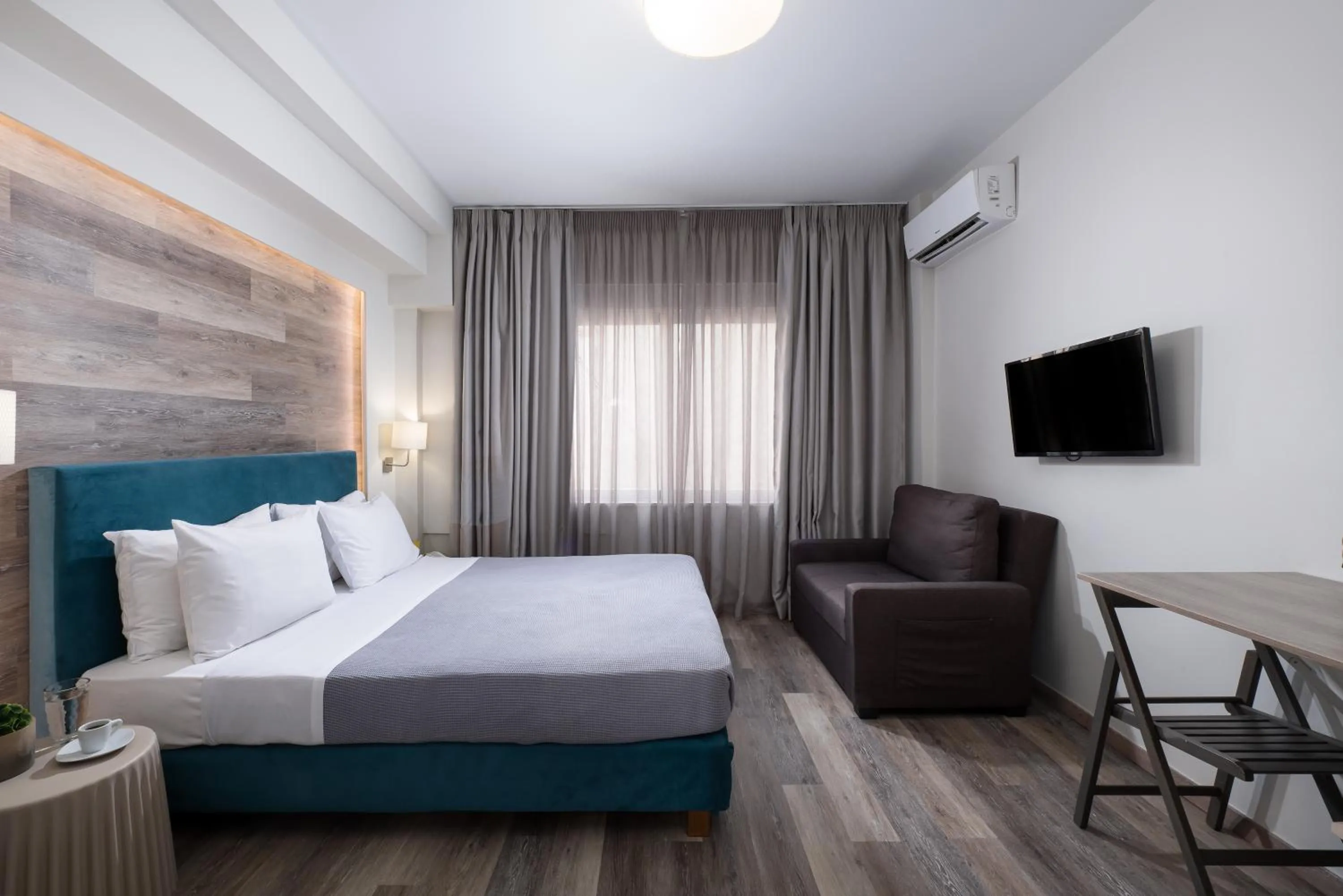 Bed in Enattica Syntagma Living