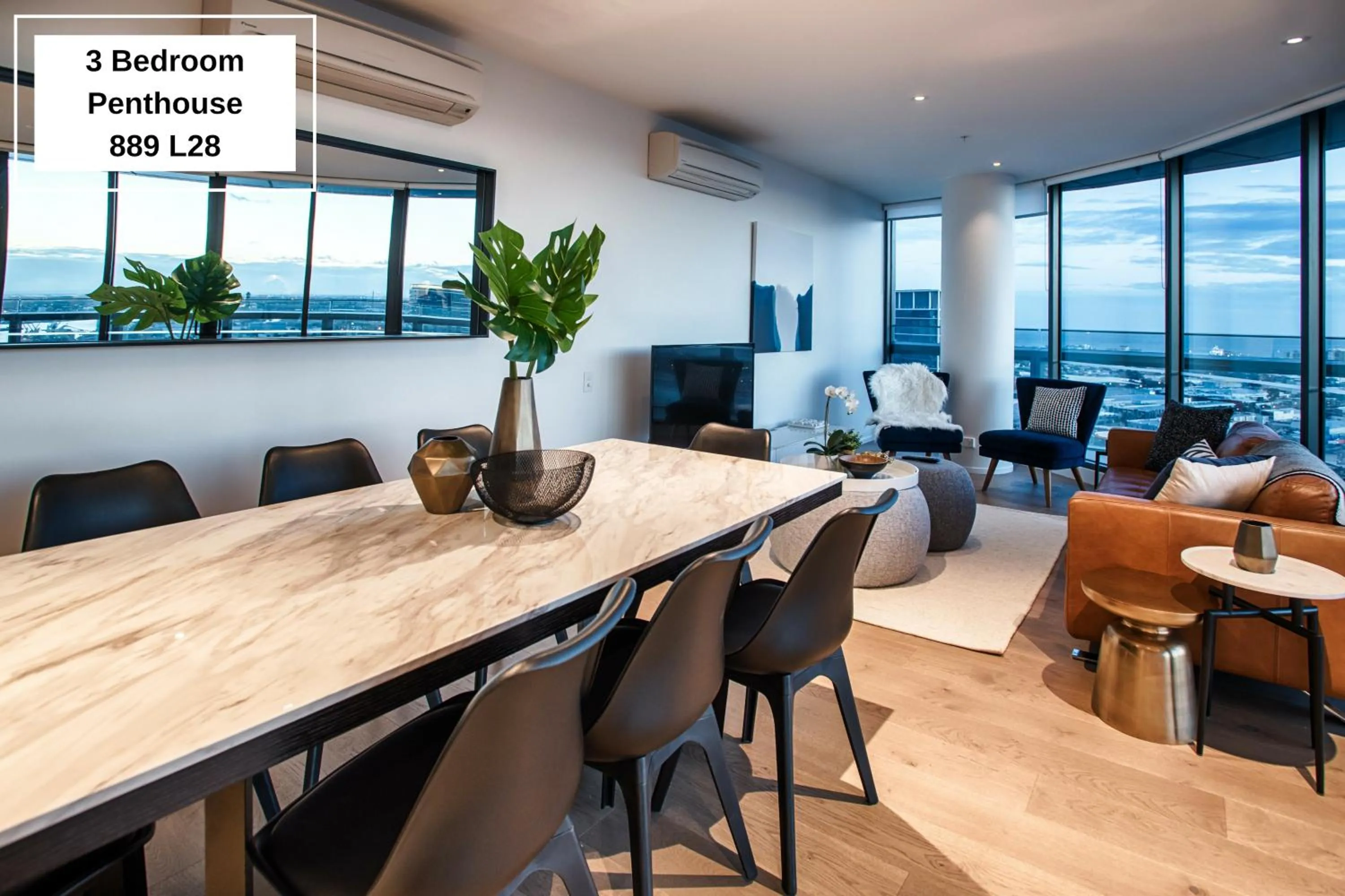 Dining area in Orange Stay Apartments