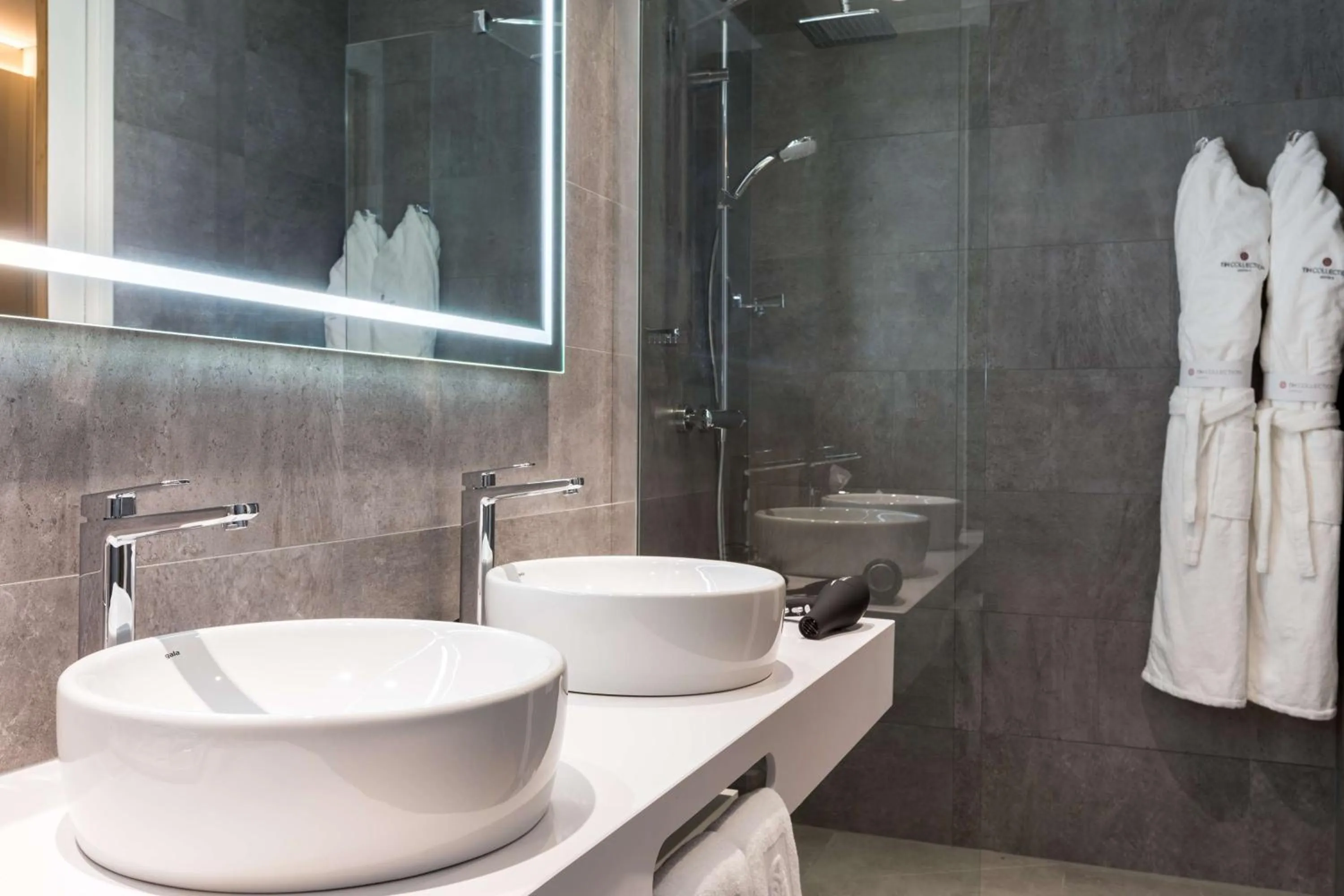 Bathroom in NH Collection Eindhoven Centre