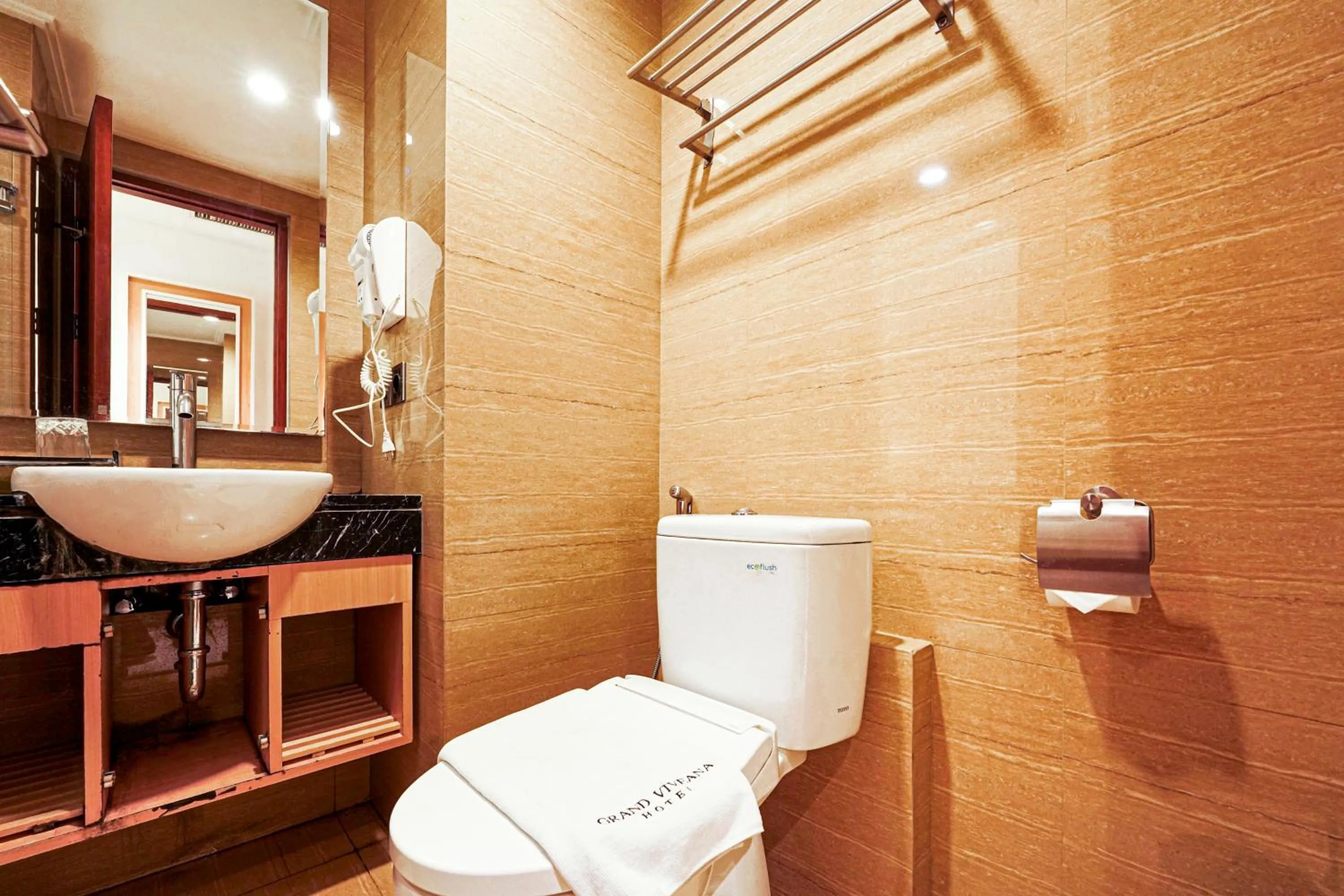 Bathroom in Sunerra Express Grand Viveana Bandung