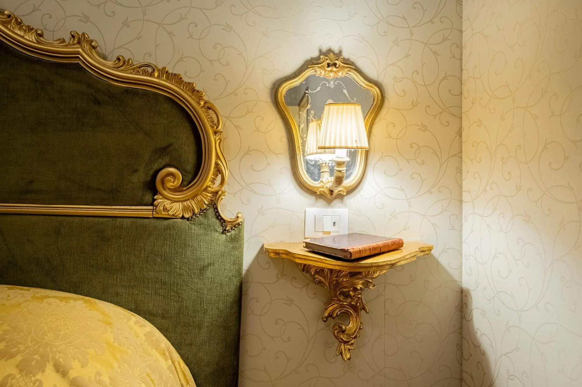 Decorative detail, Bed in Hotel Bel Sito e Berlino