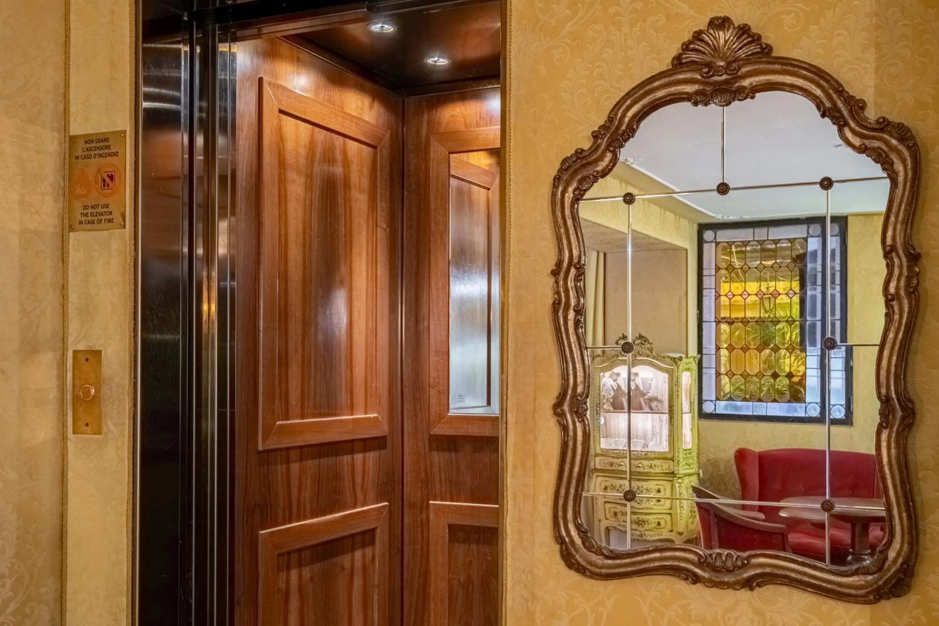 elevator in Hotel Bel Sito e Berlino