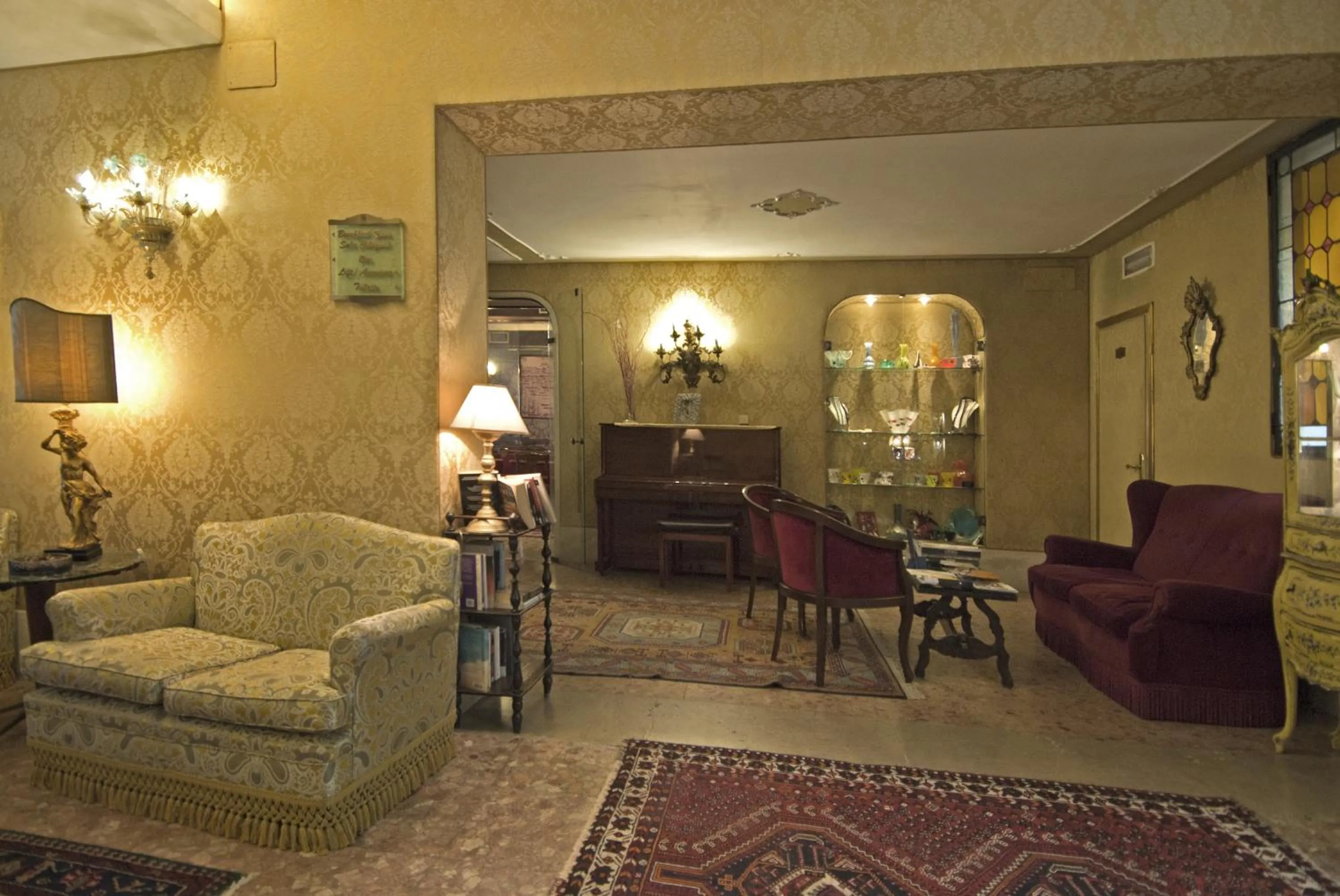 Communal lounge/ TV room in Hotel Bel Sito e Berlino