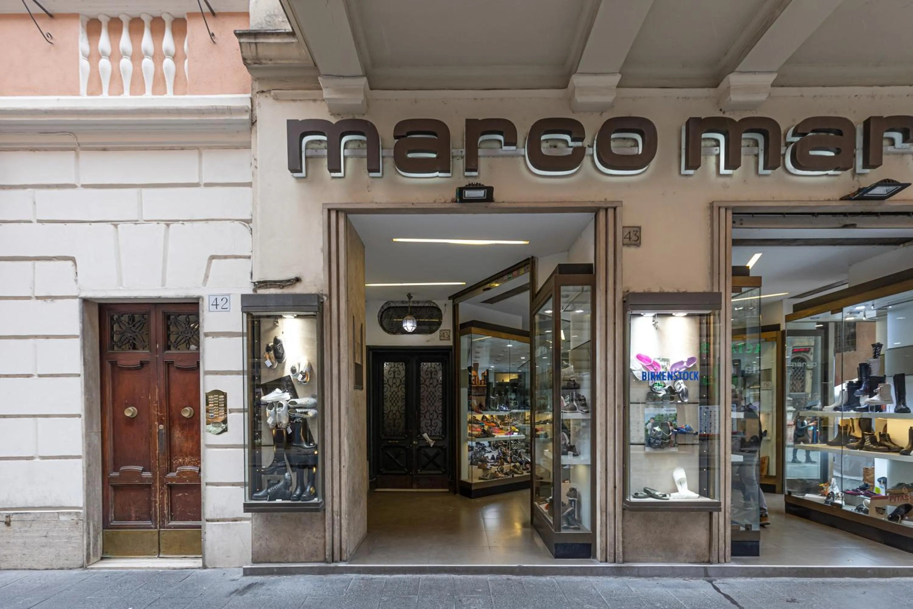 Facade/entrance in Spagna Boutique