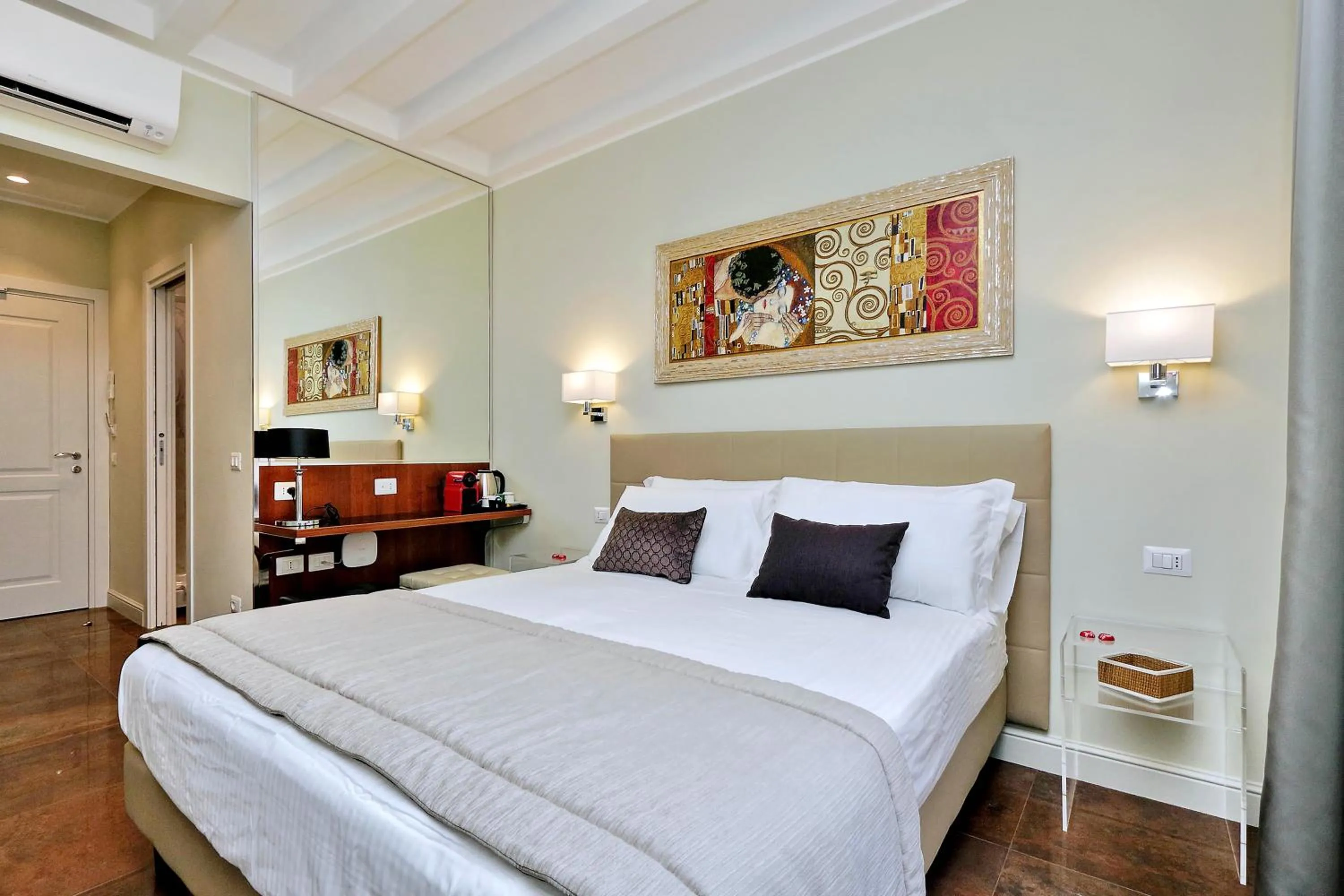 Bedroom, Bed in Piazza Venezia Grand Suite