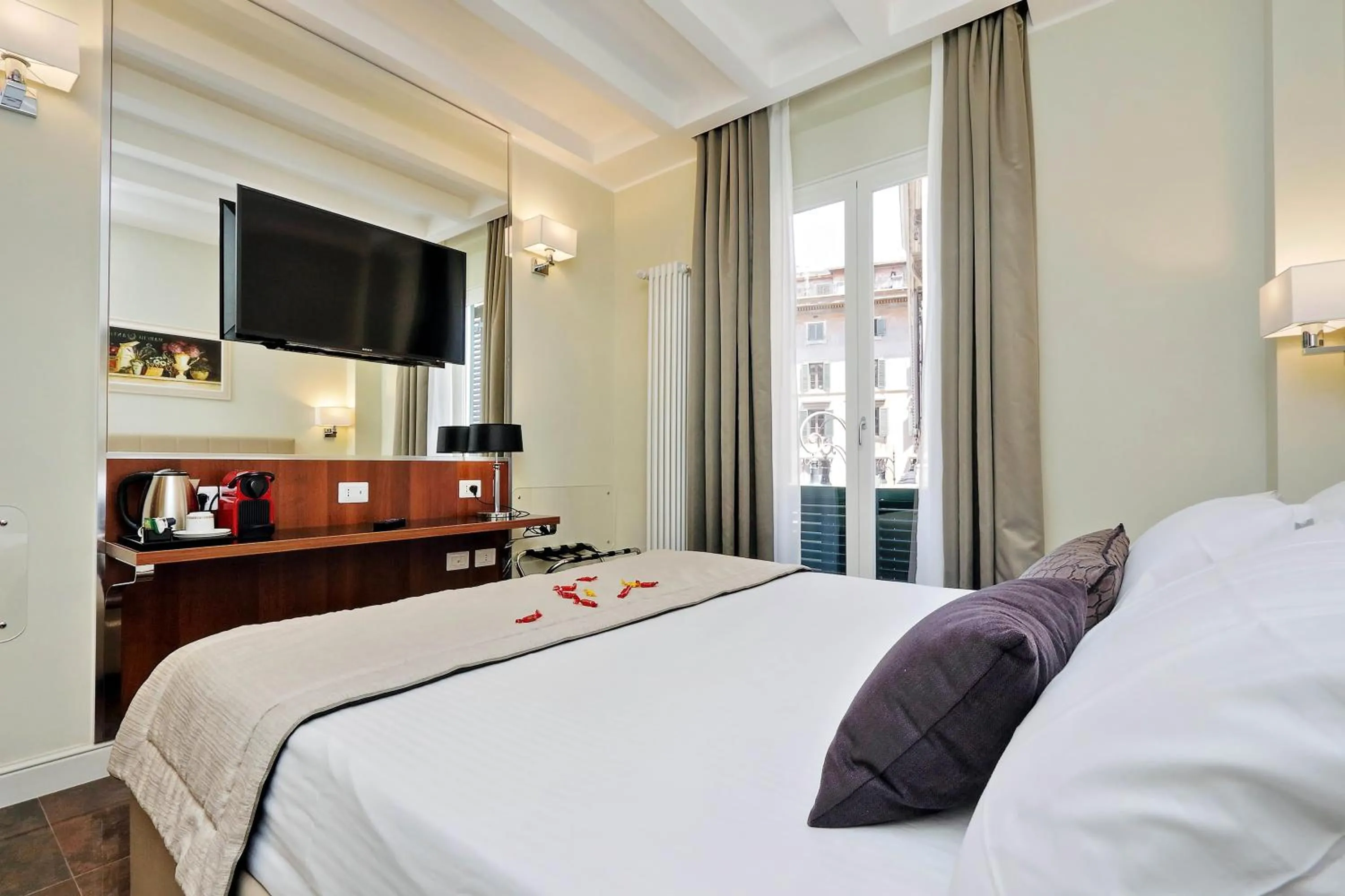 Bedroom, Bed in Piazza Venezia Grand Suite