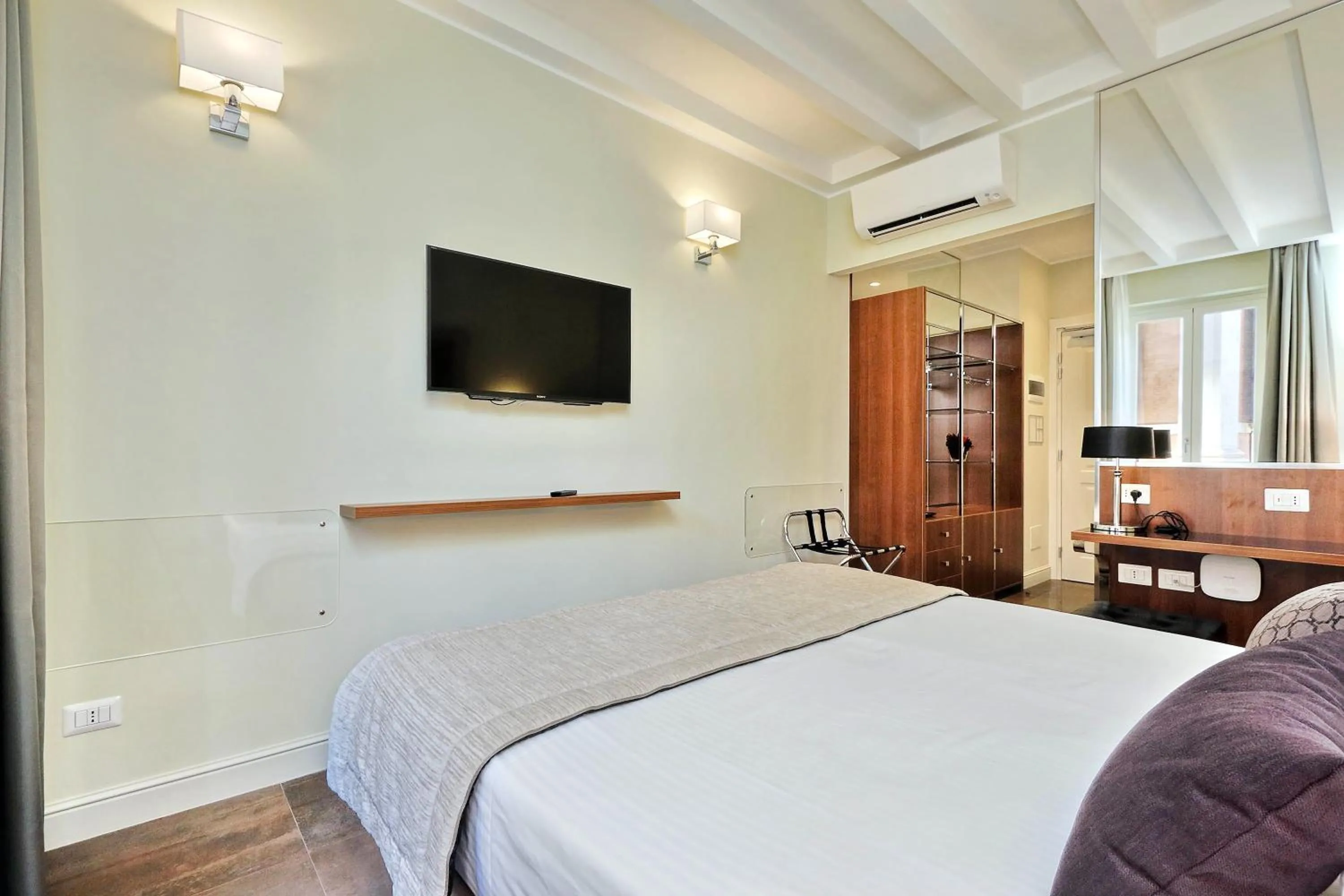 Bedroom, Bed in Piazza Venezia Grand Suite