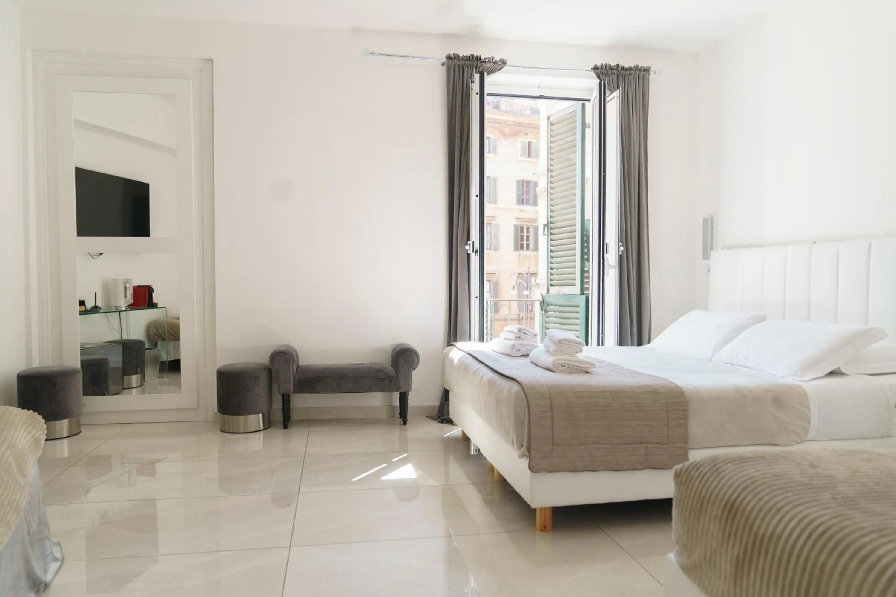 Bed in Piazza Venezia Grand Suite