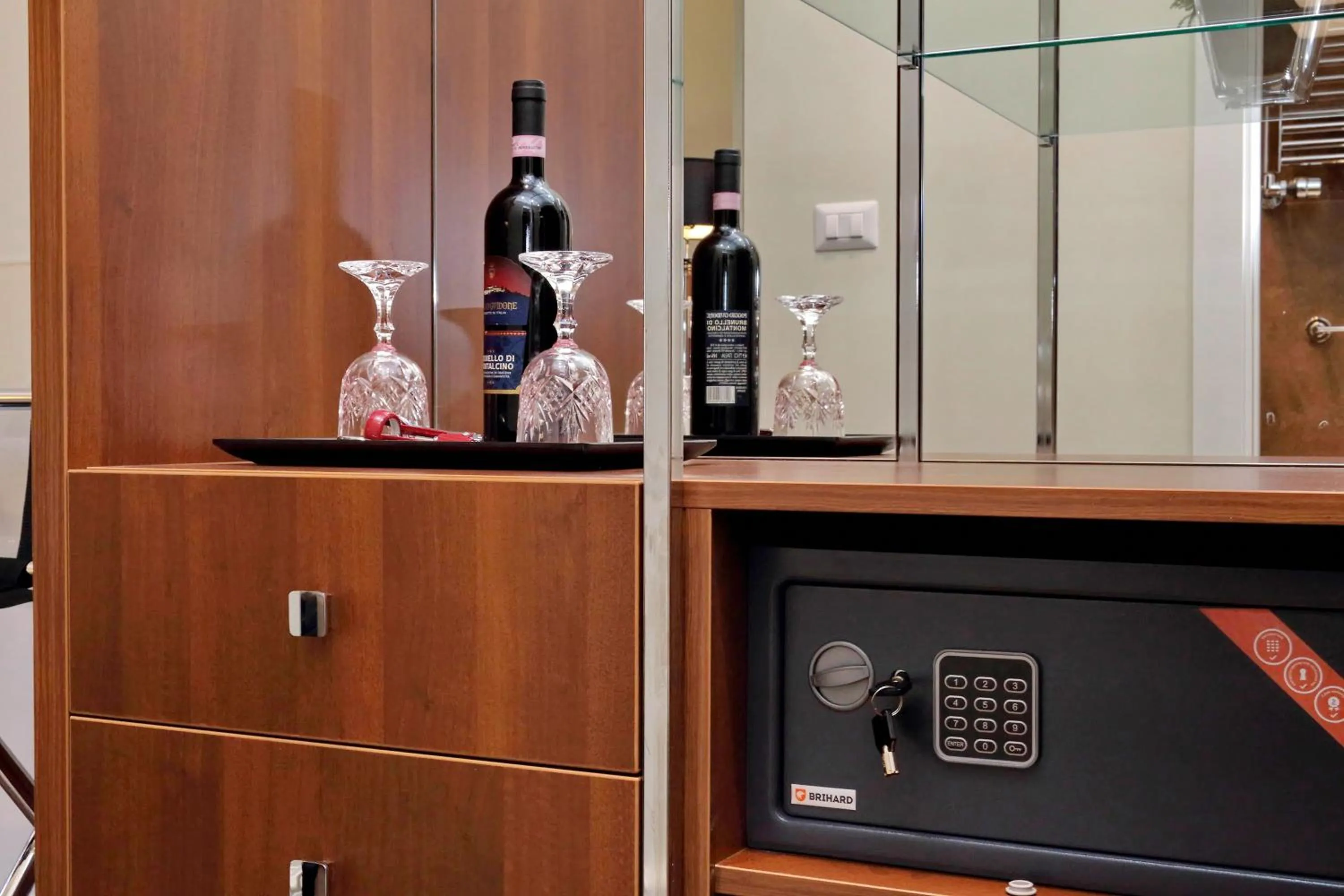 Drinks in Piazza Venezia Grand Suite