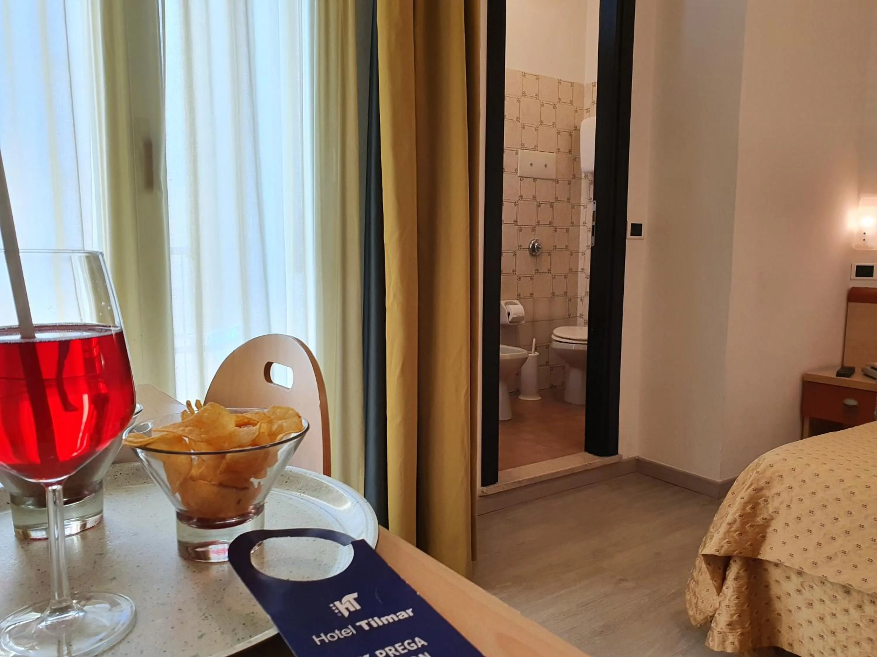 Drinks, Bed in Hotel Tilmar