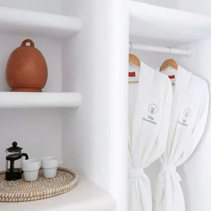 wardrobe in Villa Thiranthemis