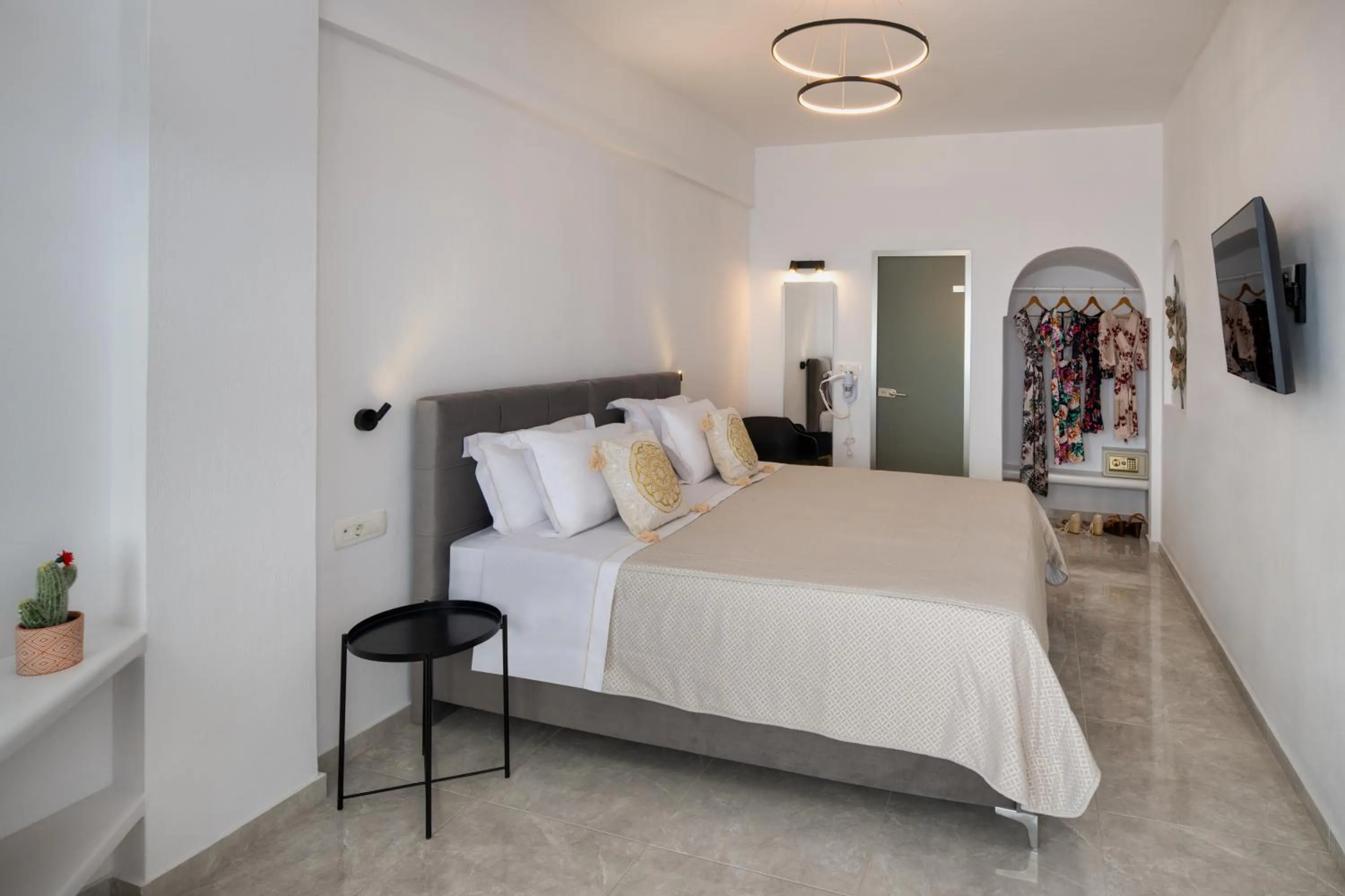 Bedroom, Bed in Villa Thiranthemis