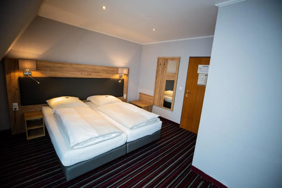 Bed in Hotel Süderelbe