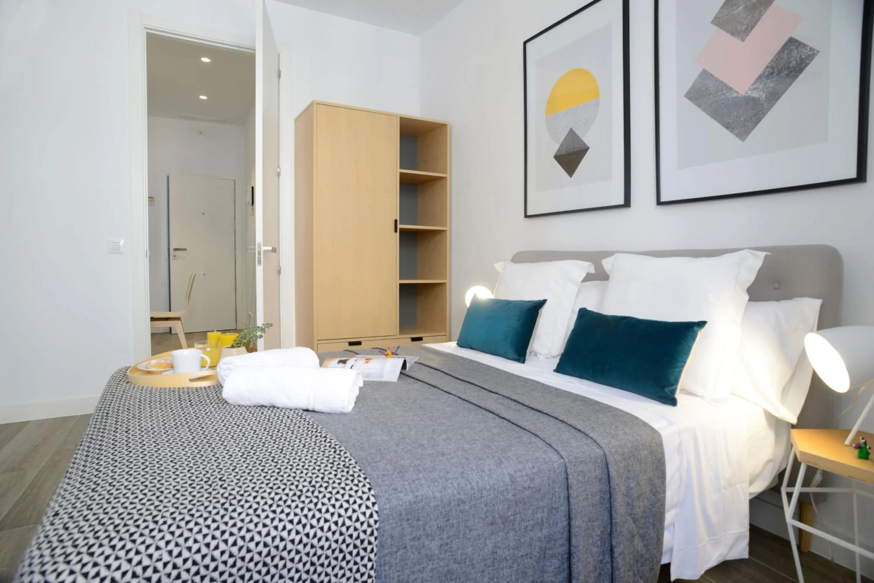 Property building, Bed in nQn Aparts & Suites Madrid
