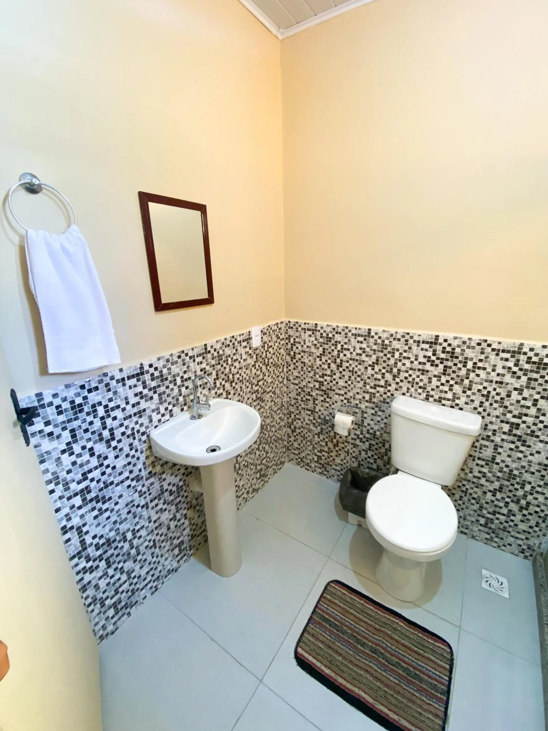 Bathroom in Pousada Village Rio Centro