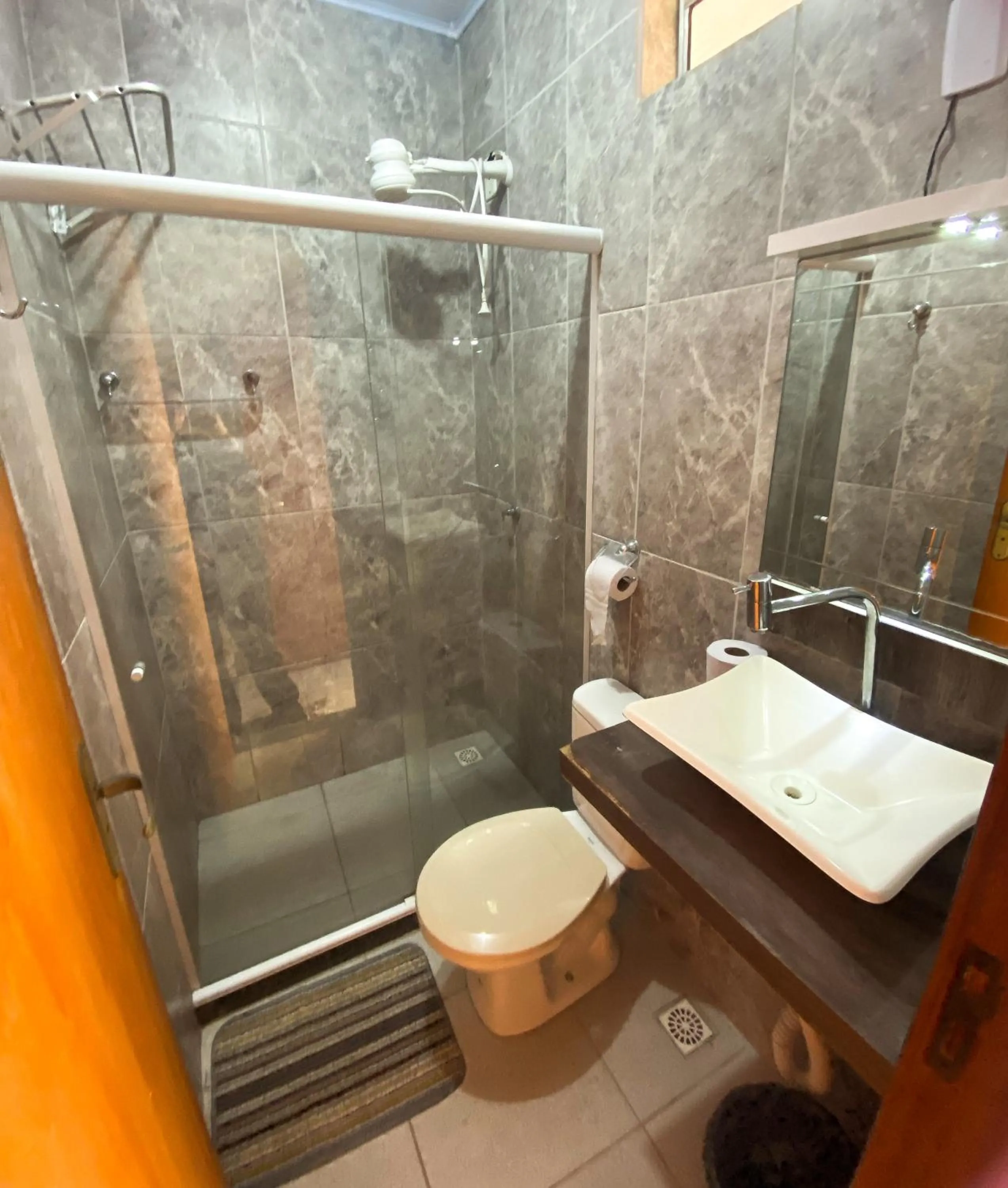 Shower in Pousada Village Rio Centro