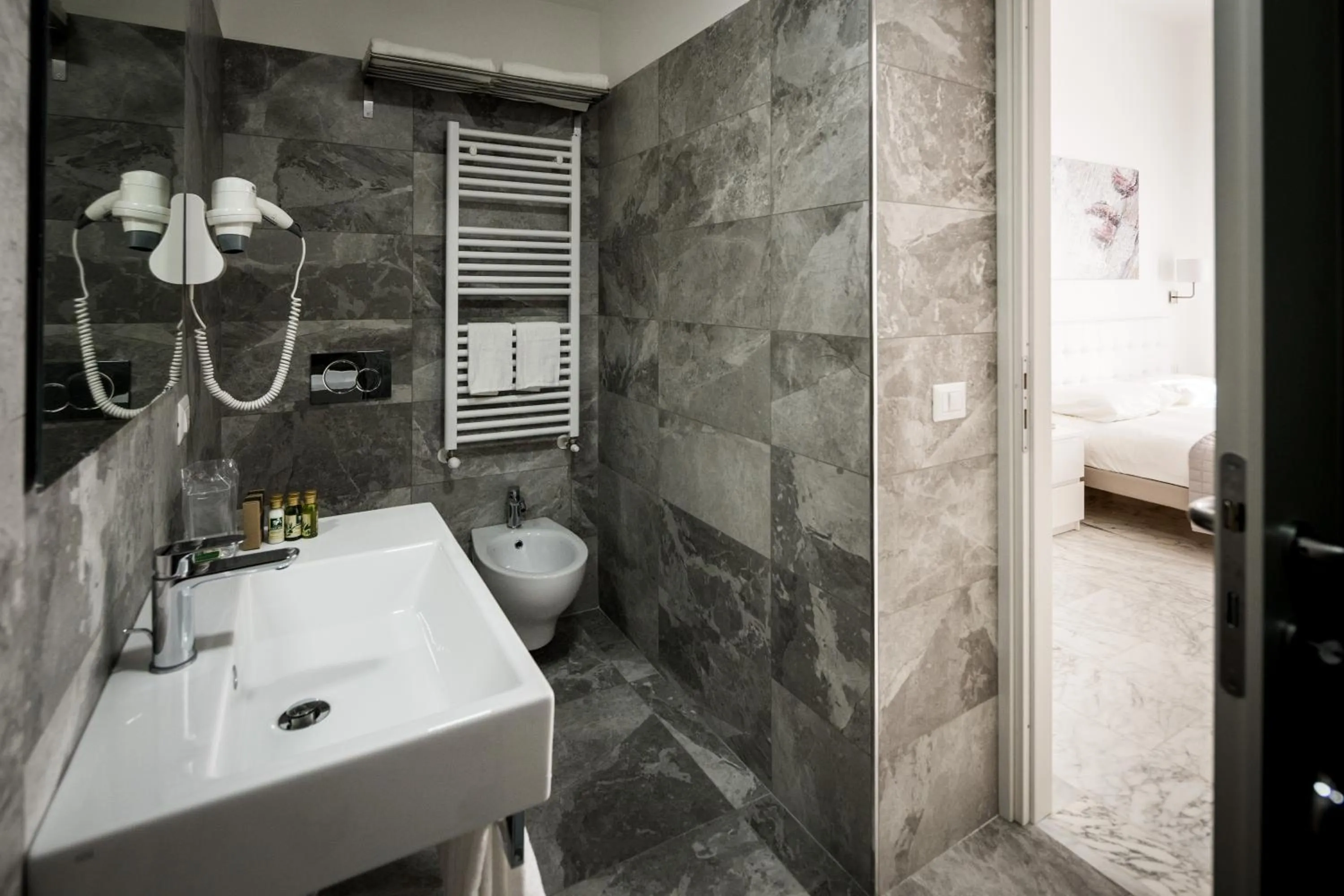 Bathroom in Vinci House