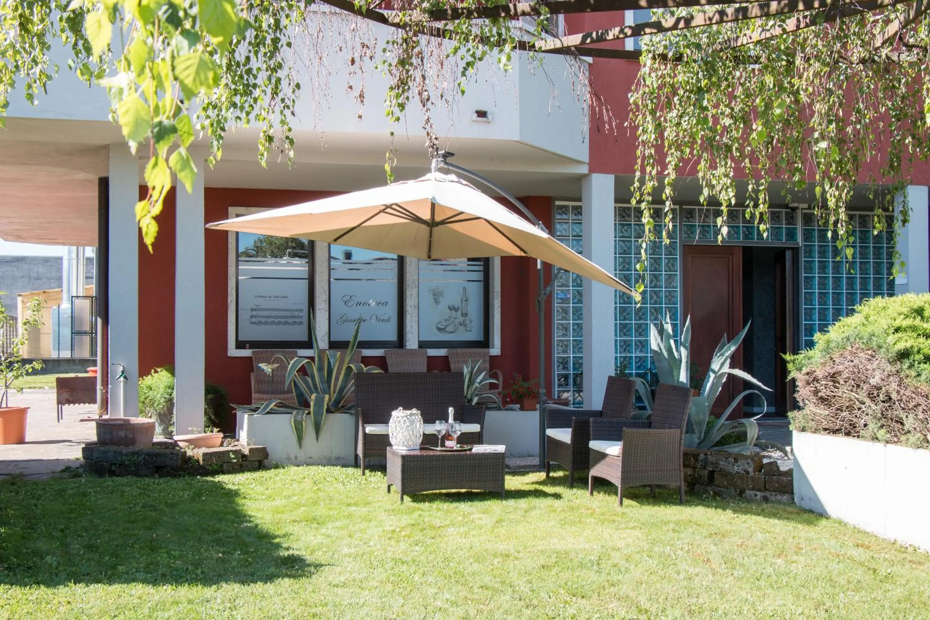 Garden in Villa Boninsegna - Wine Enoteca Verdi -