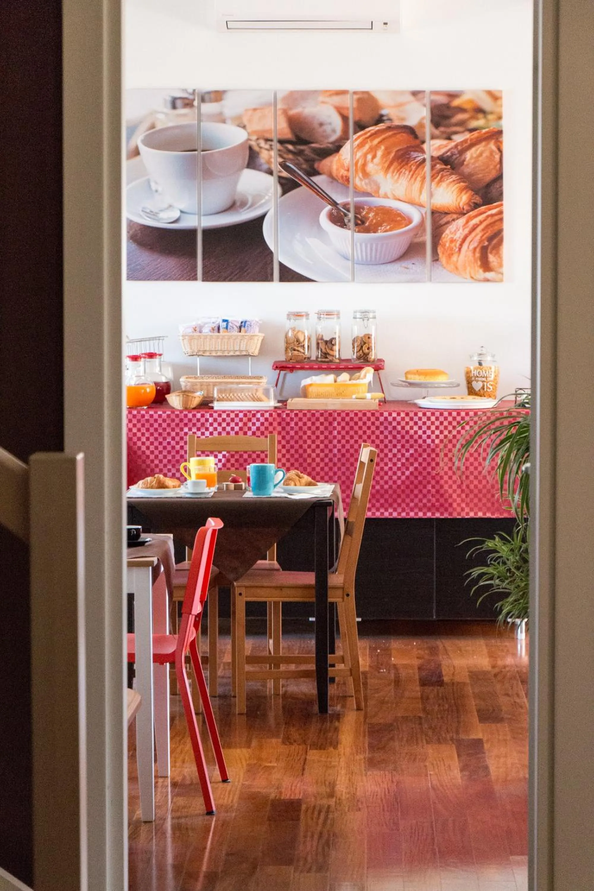 Dining area in Villa Boninsegna - Wine Enoteca Verdi -