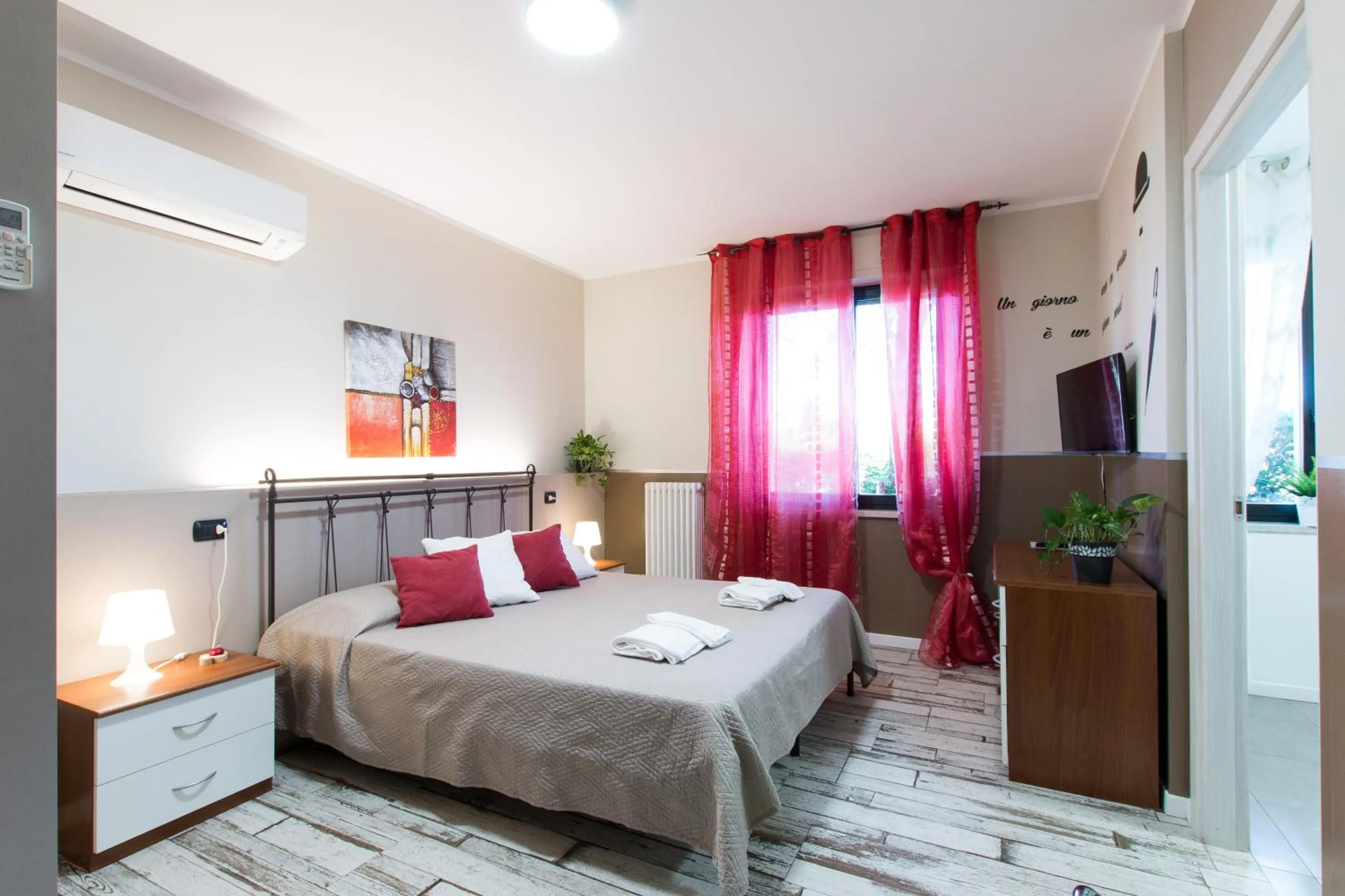 Photo of the whole room, Bed in Villa Boninsegna - Wine Enoteca Verdi -