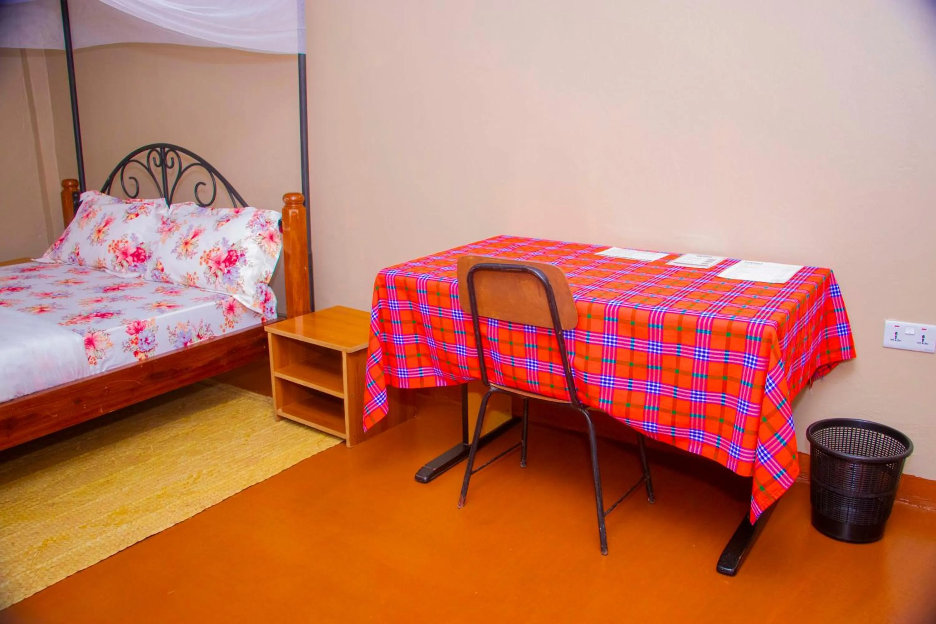 Photo of the whole room, Bed in Endasawa Tree Lodge