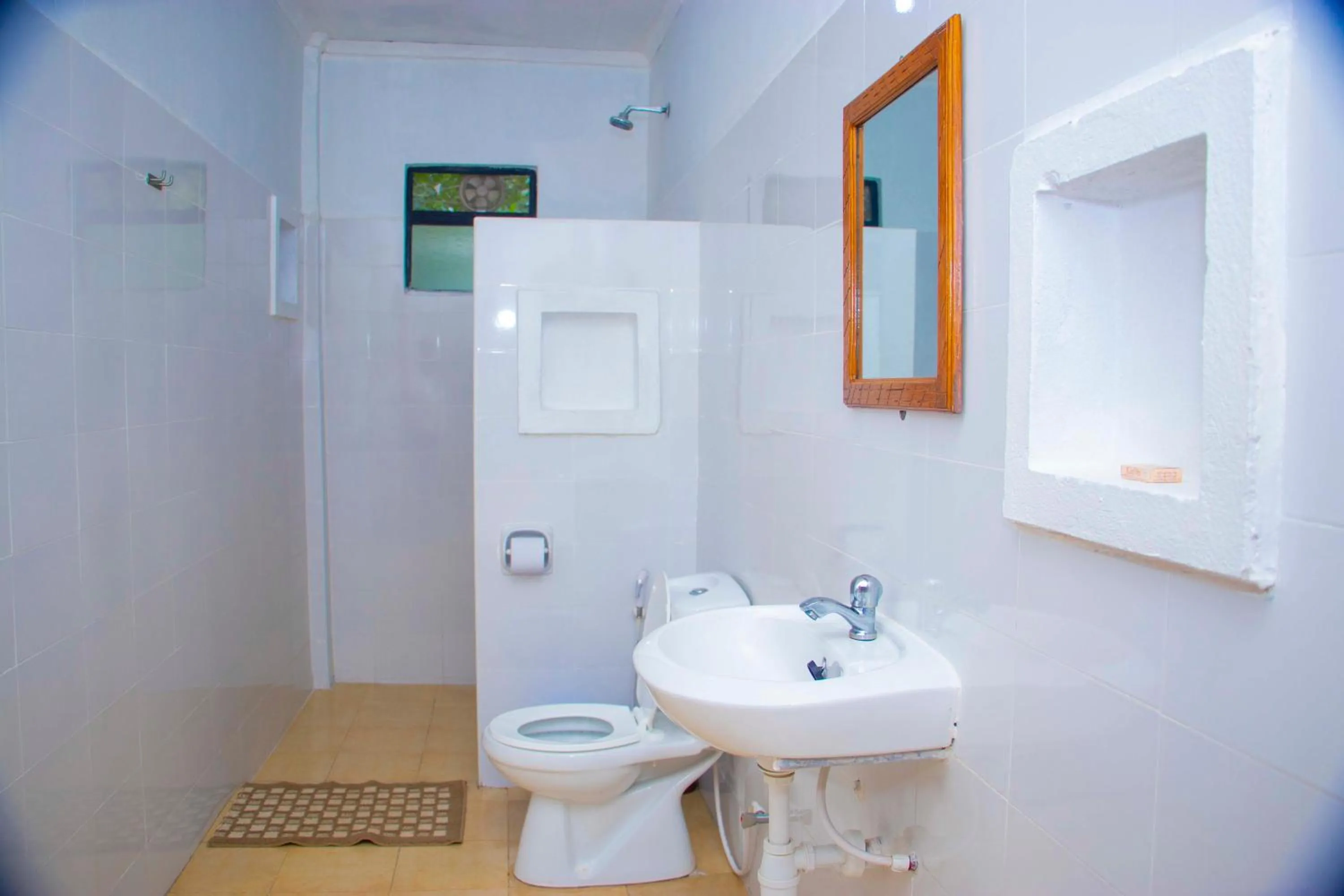 Toilet in Endasawa Tree Lodge