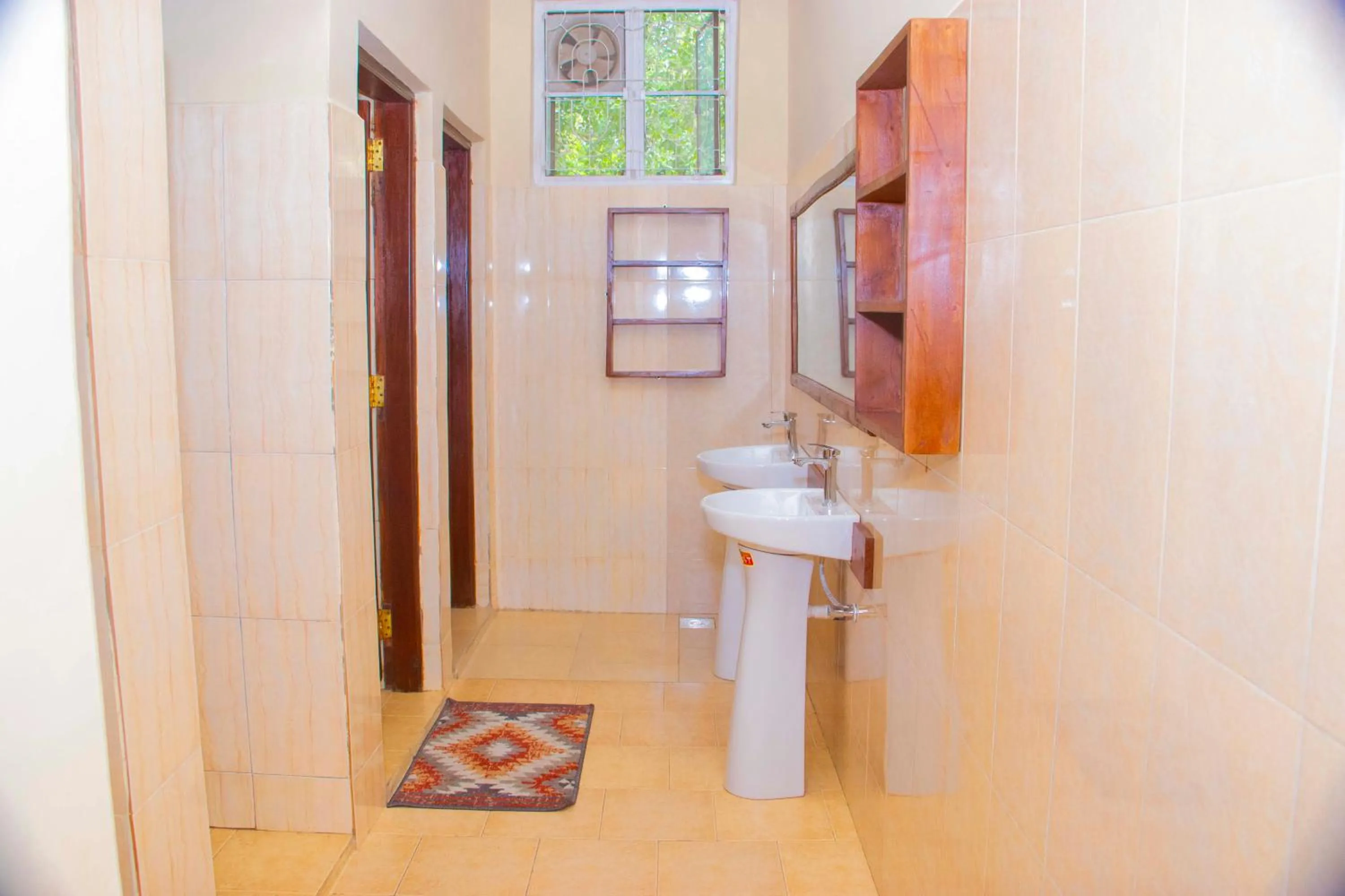 Toilet in Endasawa Tree Lodge