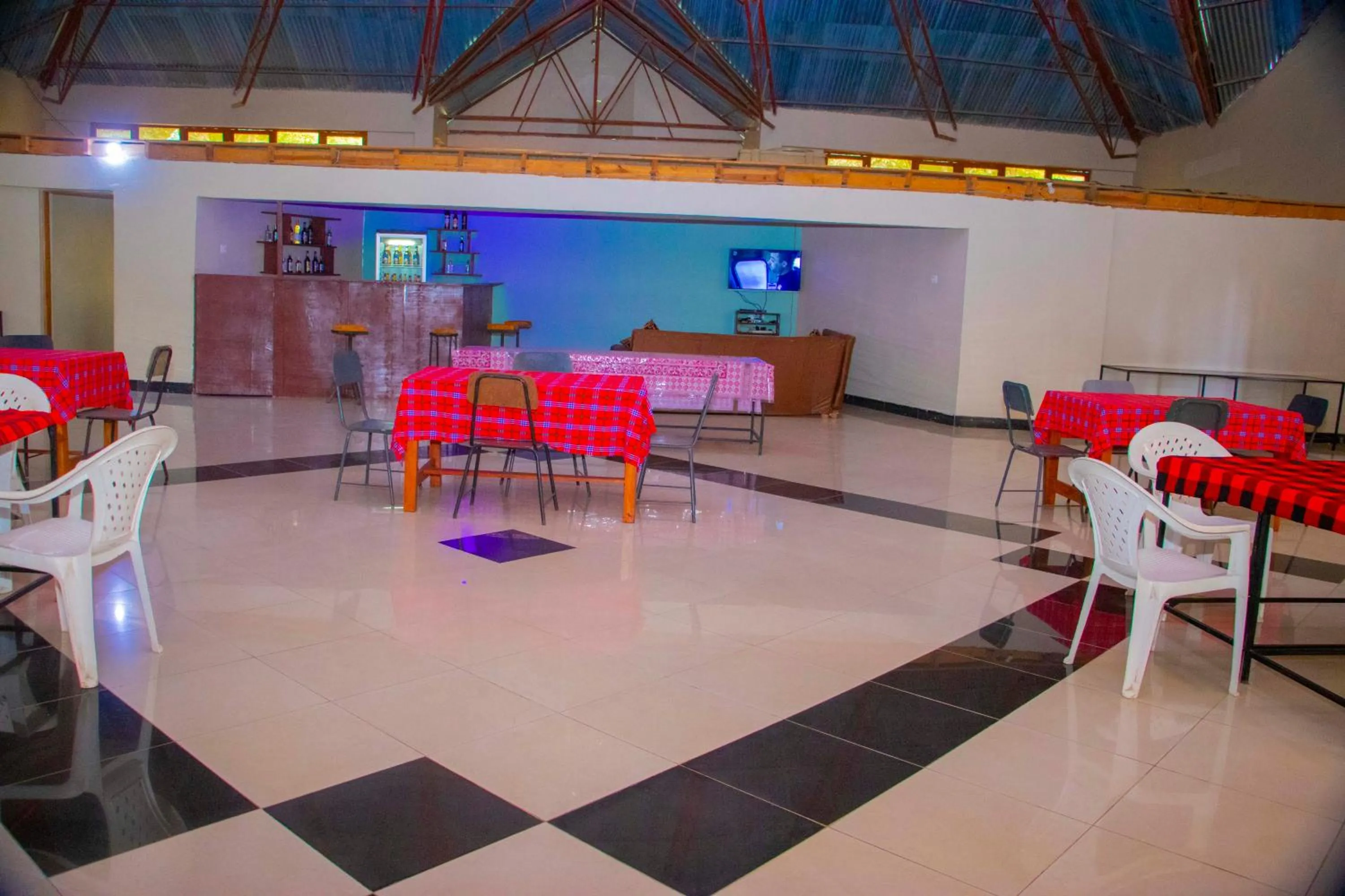 Restaurant/places to eat in Endasawa Tree Lodge