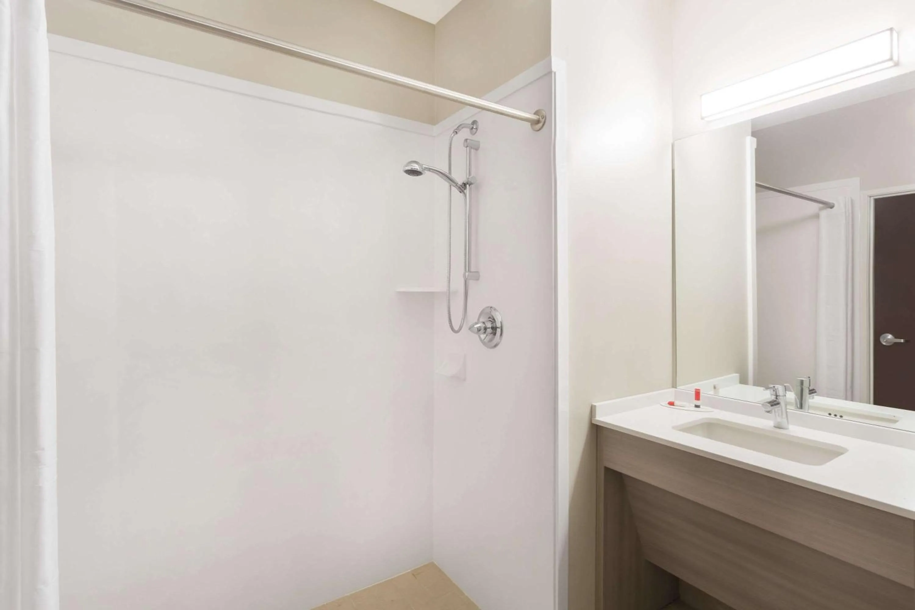 Shower in Microtel Inn & Suites by Wyndham Springville