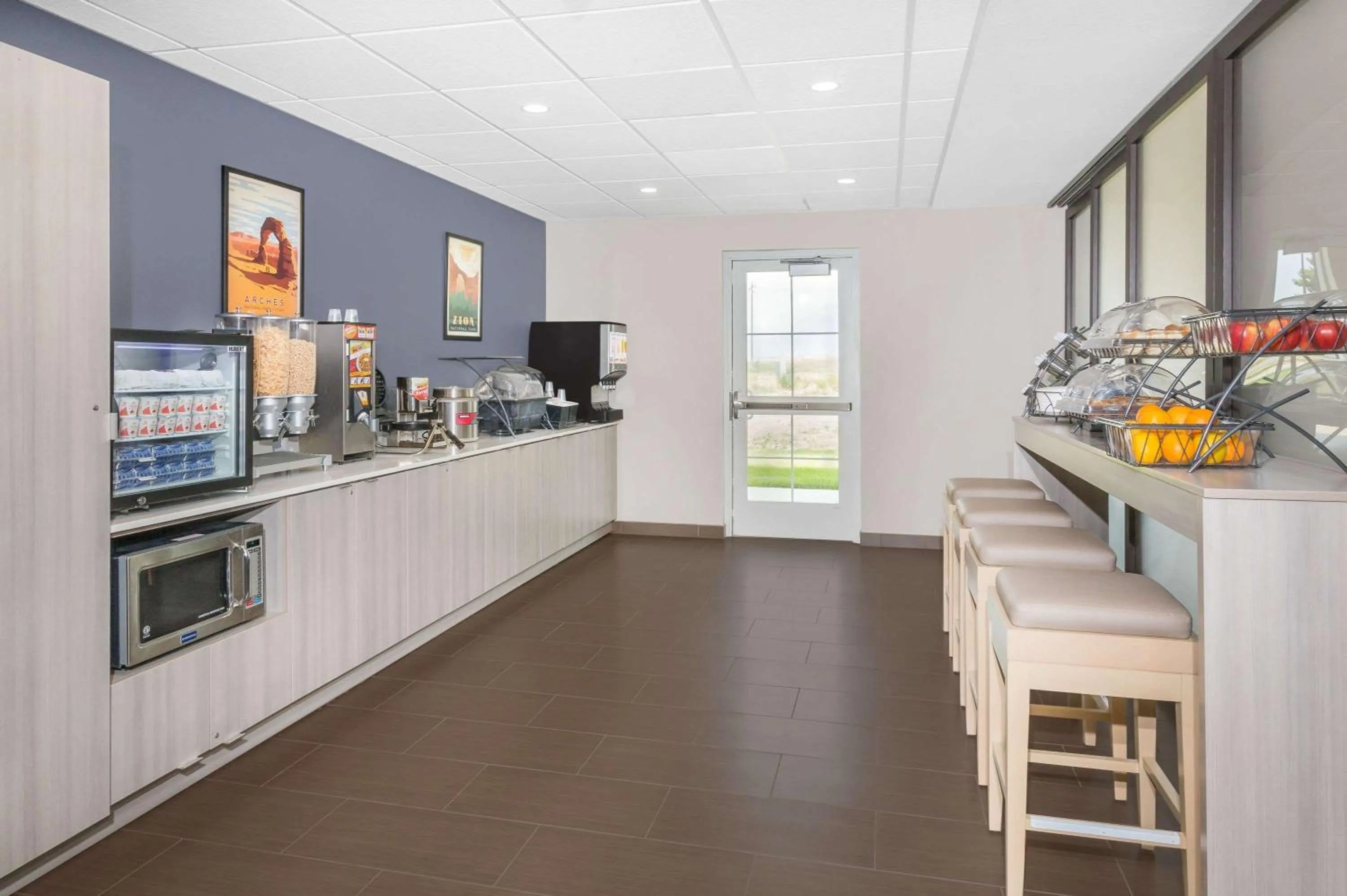 Restaurant/places to eat in Microtel Inn & Suites by Wyndham Springville