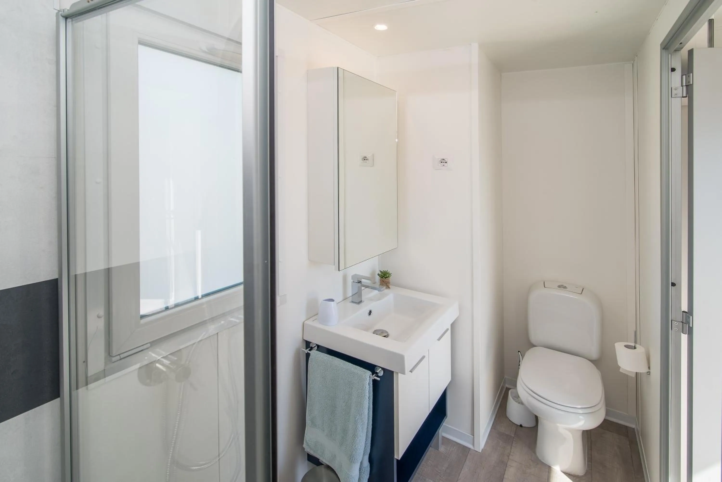Bathroom in Mobile Homes Residence Ulika