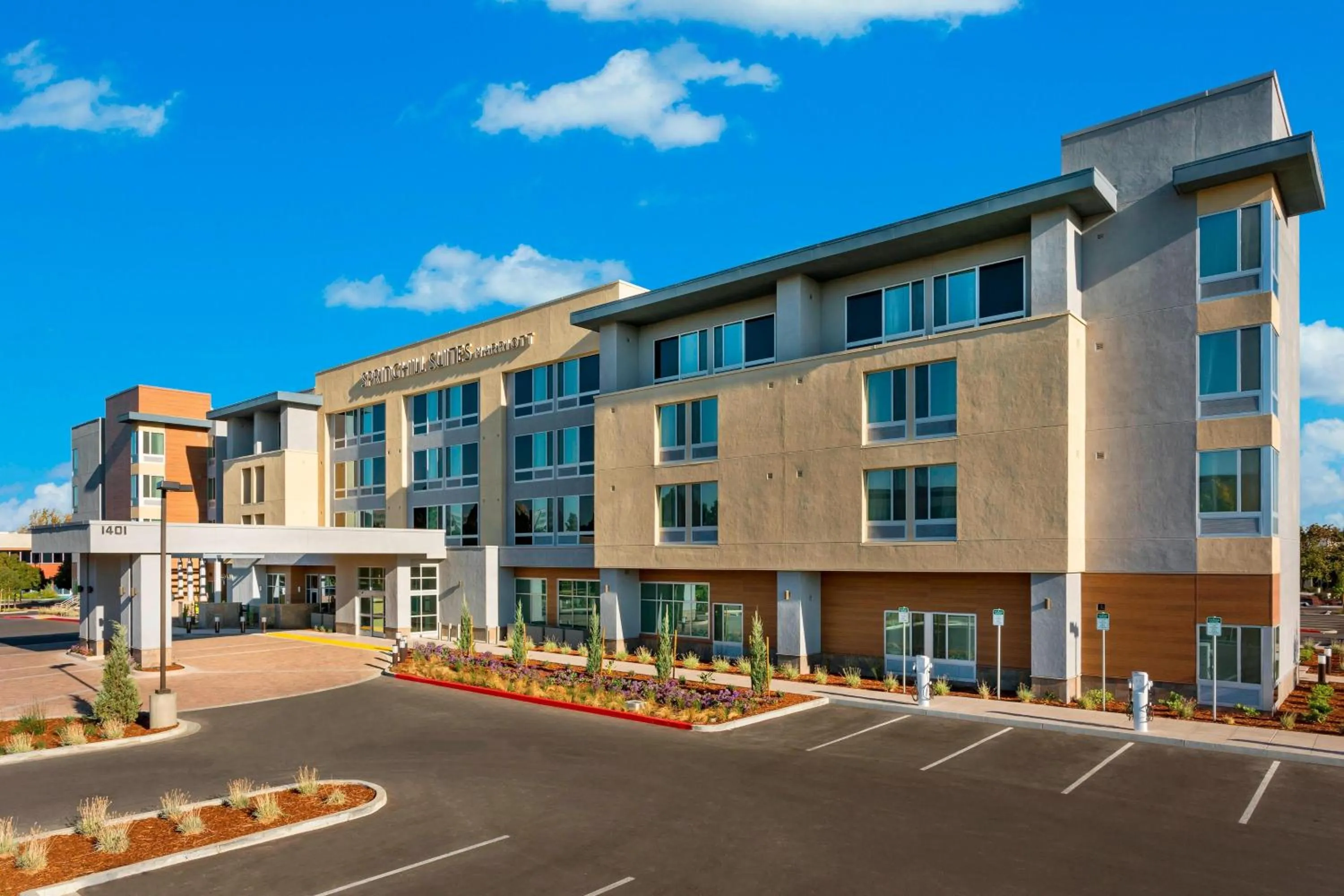 Property building in SpringHill Suites by Marriott Belmont Redwood Shores