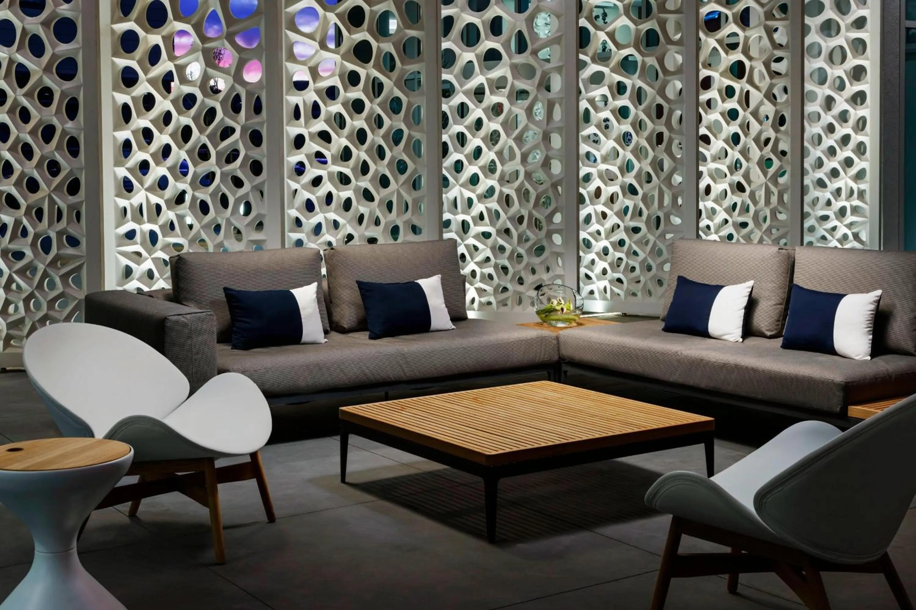 Restaurant/places to eat in AC Hotel by Marriott San Francisco Airport/Oyster Point Waterfront