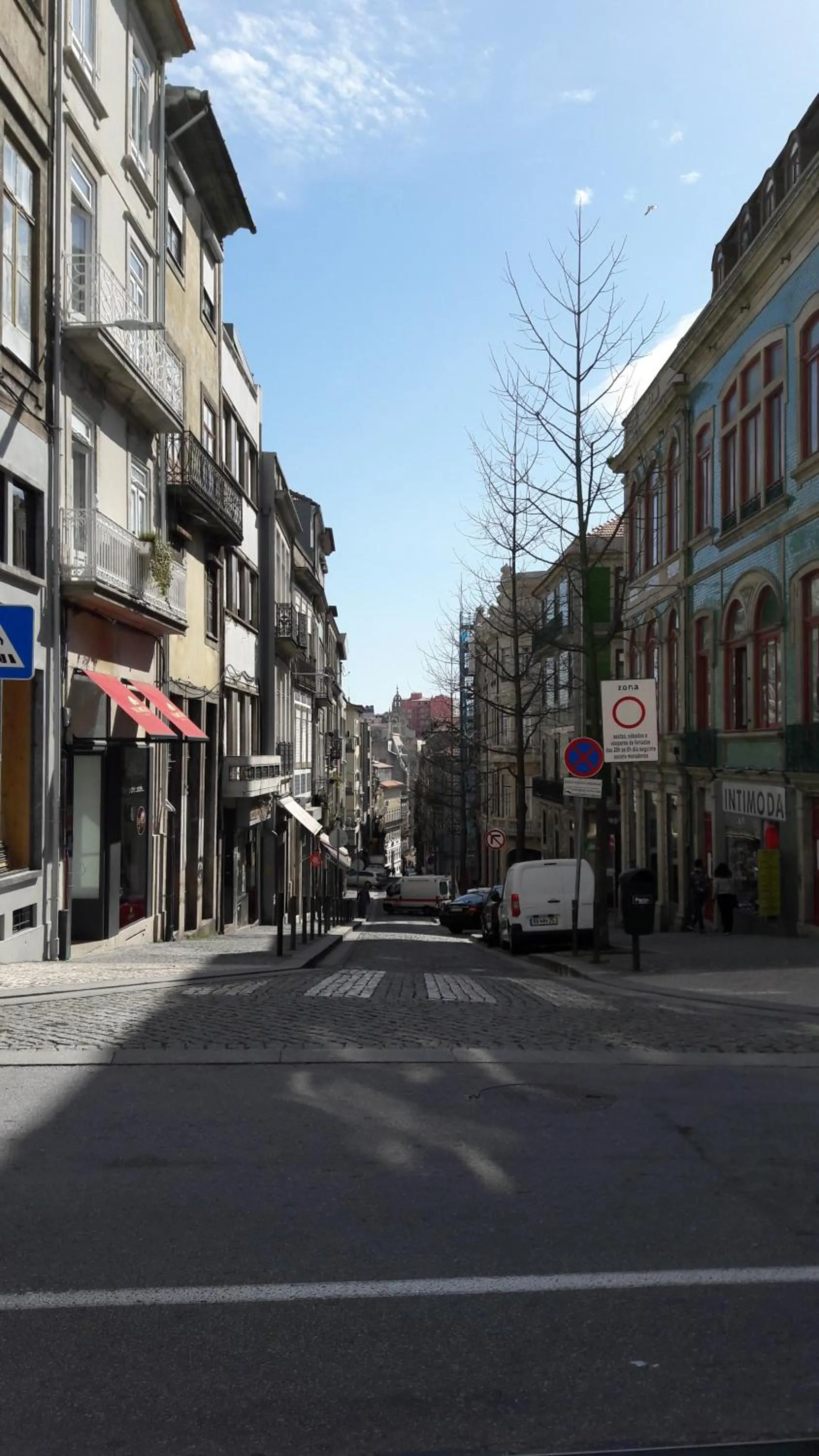 Street view in OPorto Histórico - Galerias