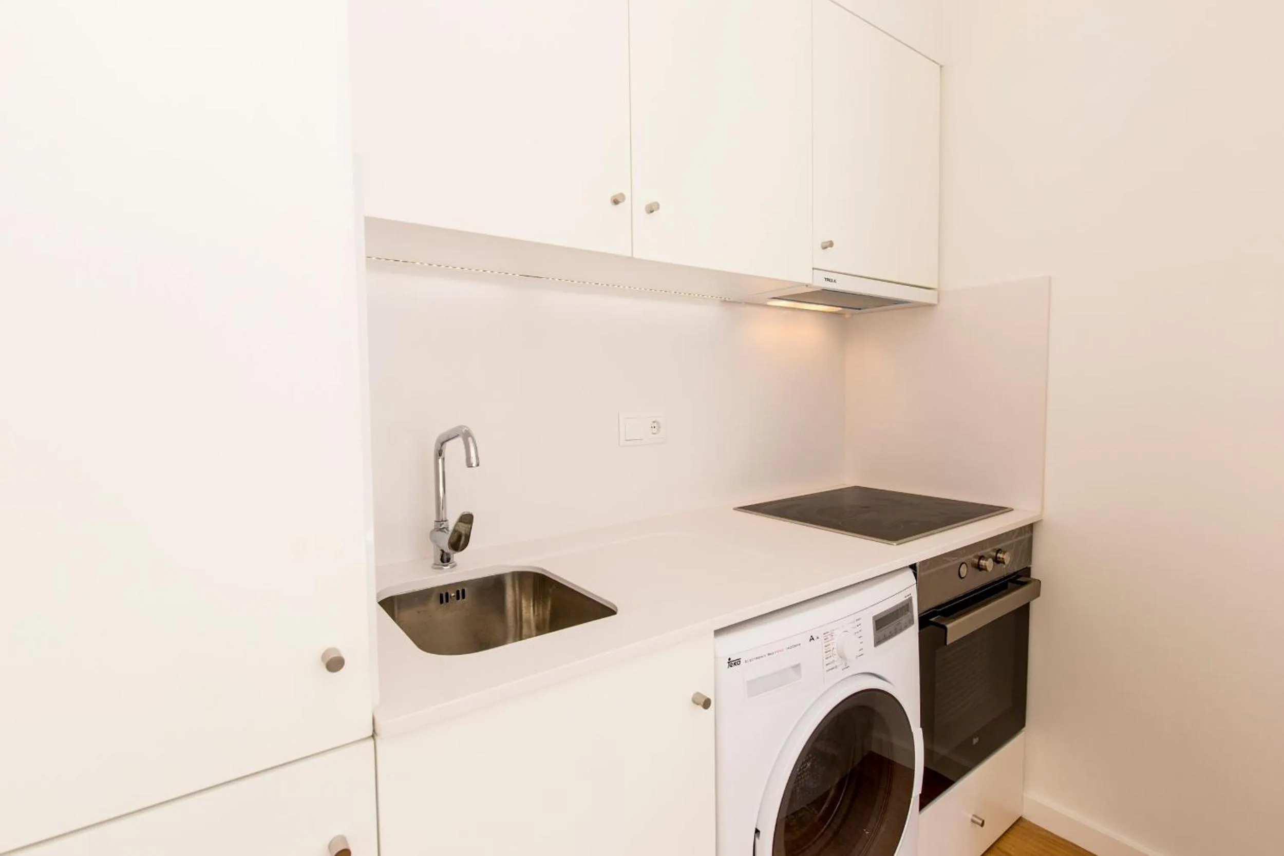 Downtown Porto Mouzinho Studio Apts