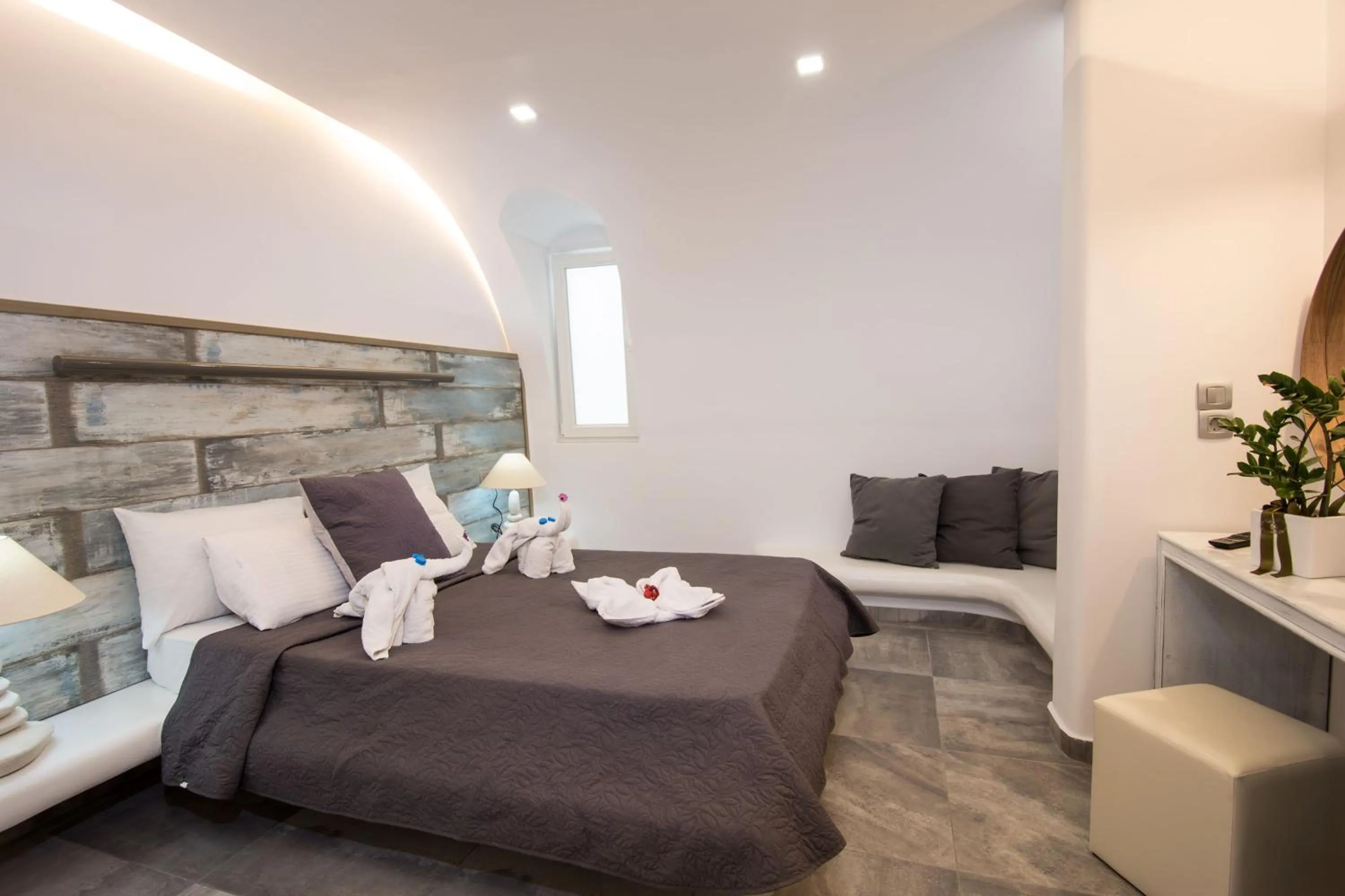 Bed in Gianna Suites