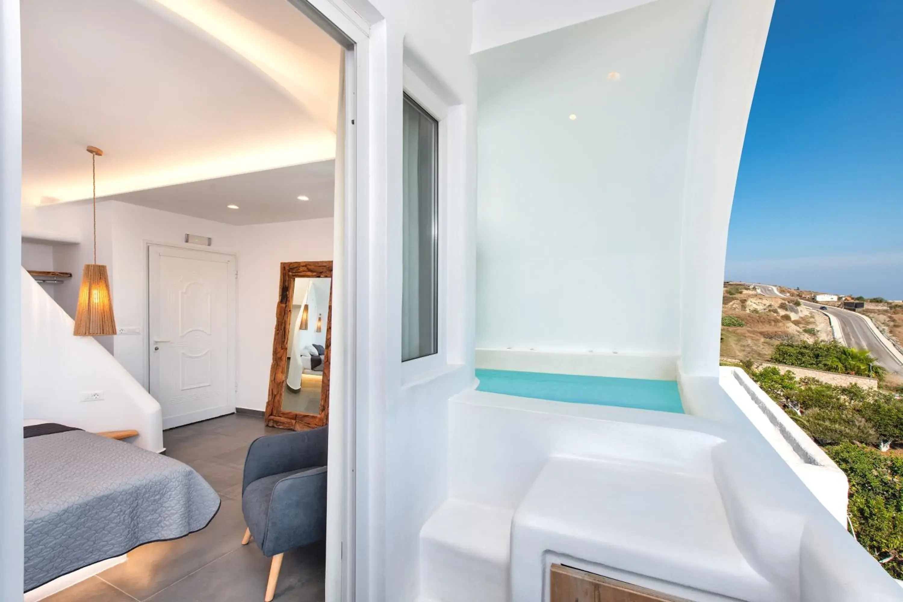 Deluxe Suite with Outdoor Hot Tub and Sea View in Gianna Suites Deluxe Suite with Outdoor Hot Tub and Sea View in Gianna Suites