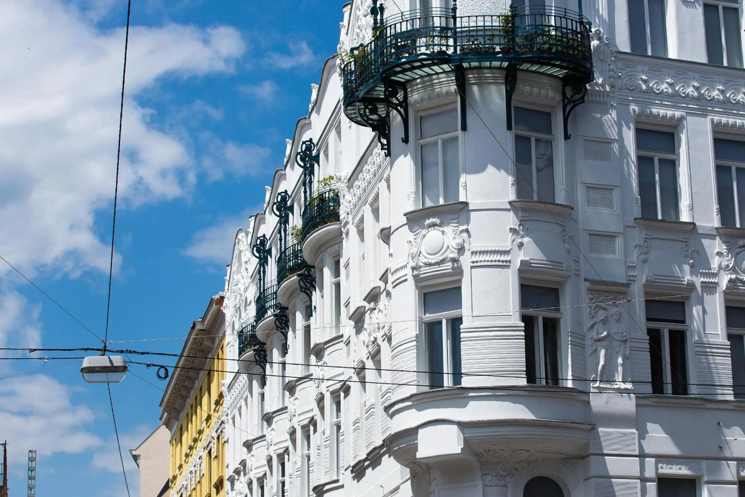 Grand Soho Apartment