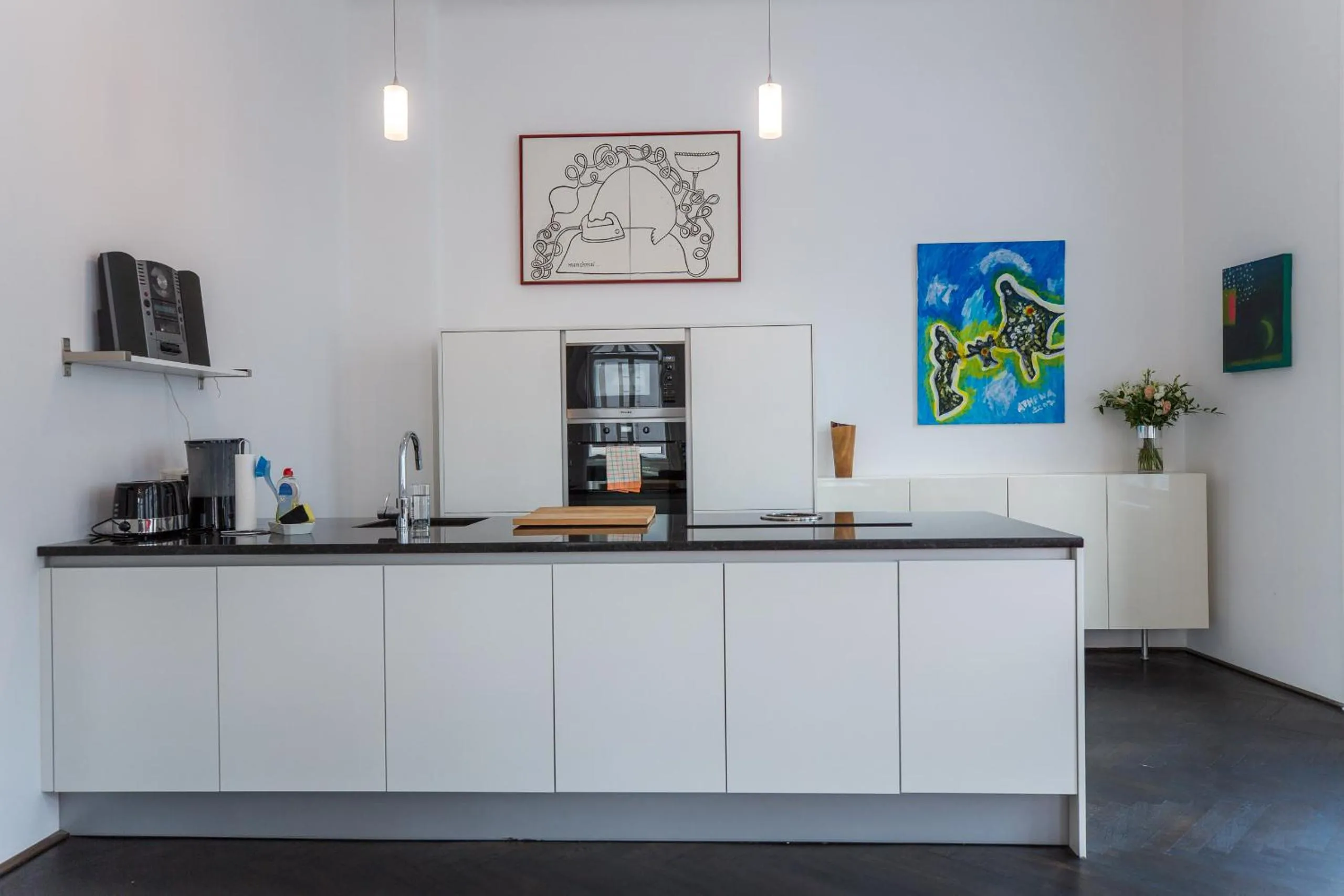 Grand Soho Apartment