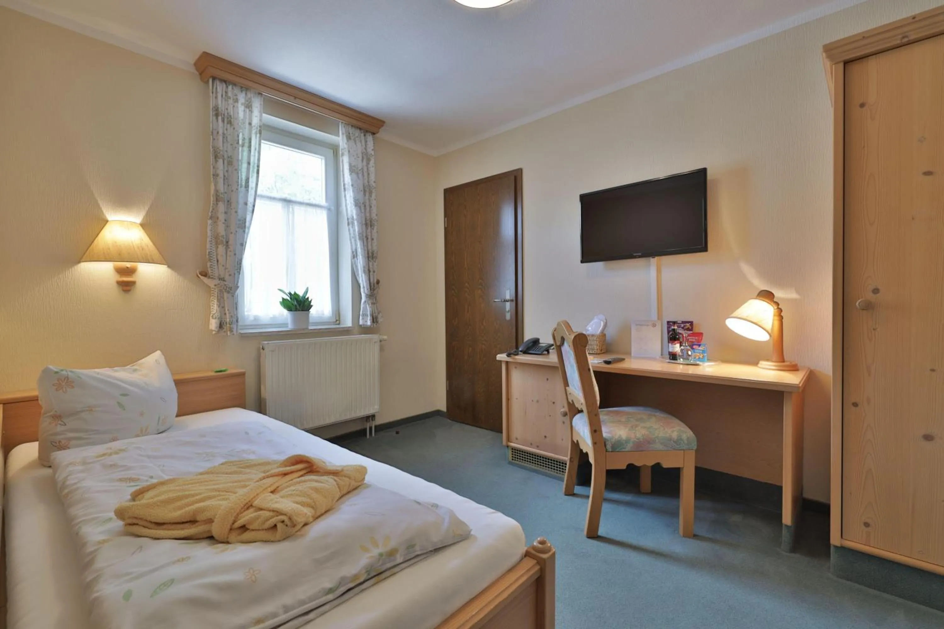 Photo of the whole room, Bed in Hotel Hammermühle