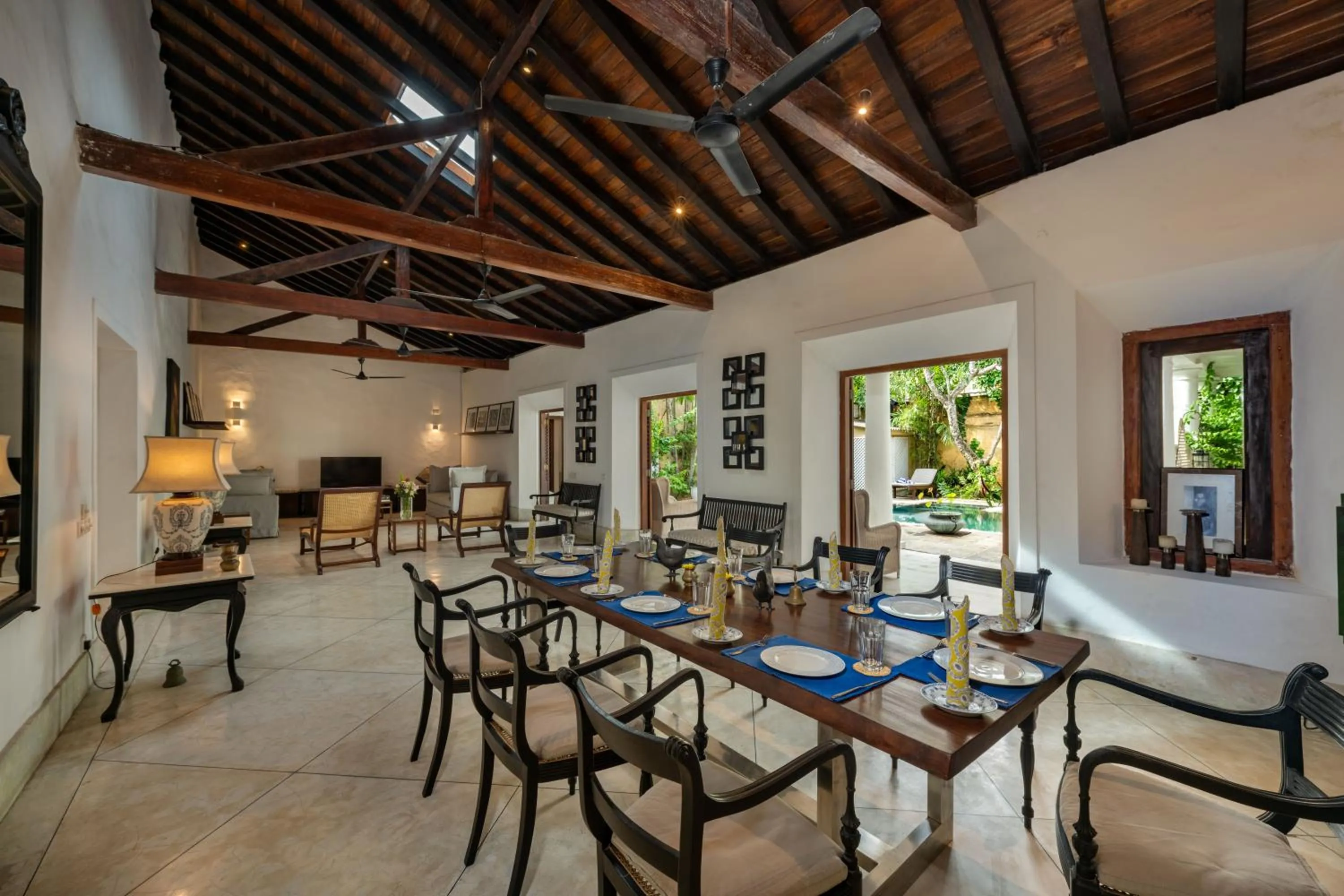 Restaurant/places to eat in 32 Middle Street - 03 Bedrooms villa with private pool