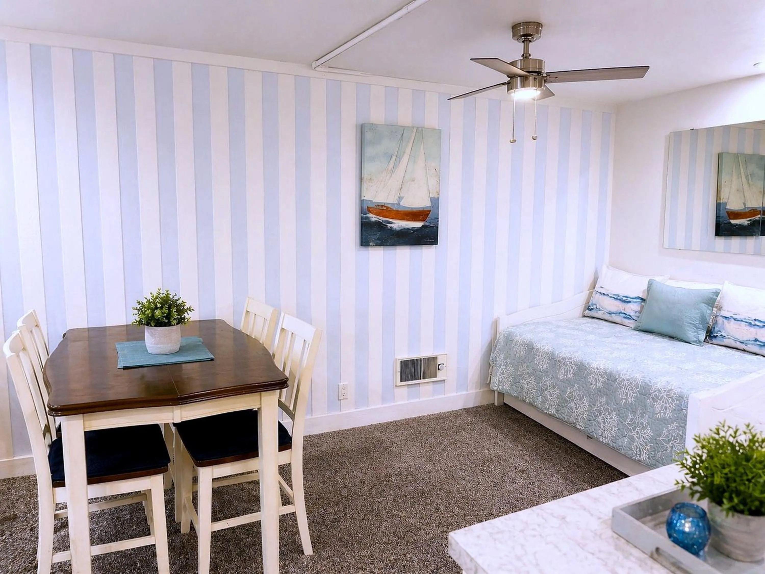 Living room, Bed in Beachside Retreat