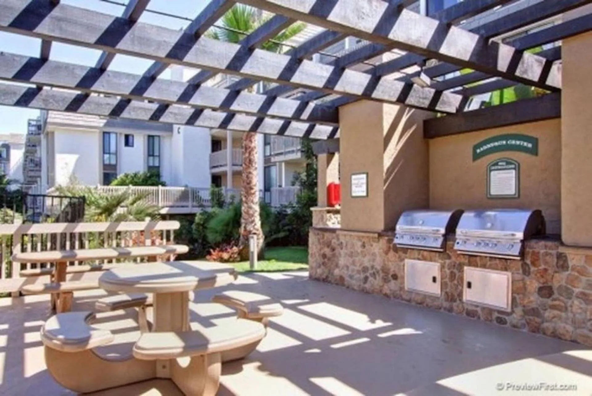 BBQ facilities in Beachside Retreat