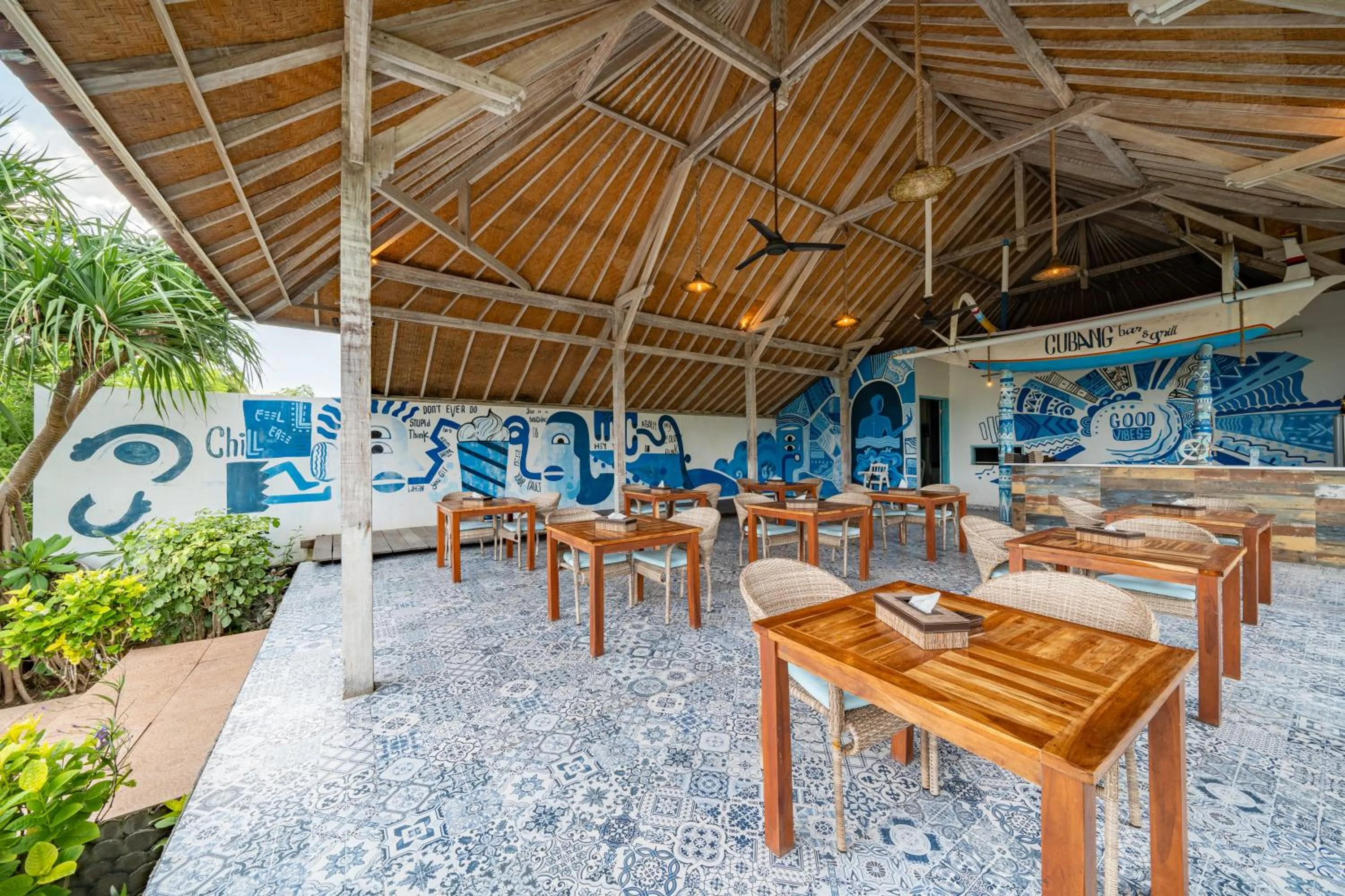 Restaurant/places to eat in The Cubang Hut's Lembongan