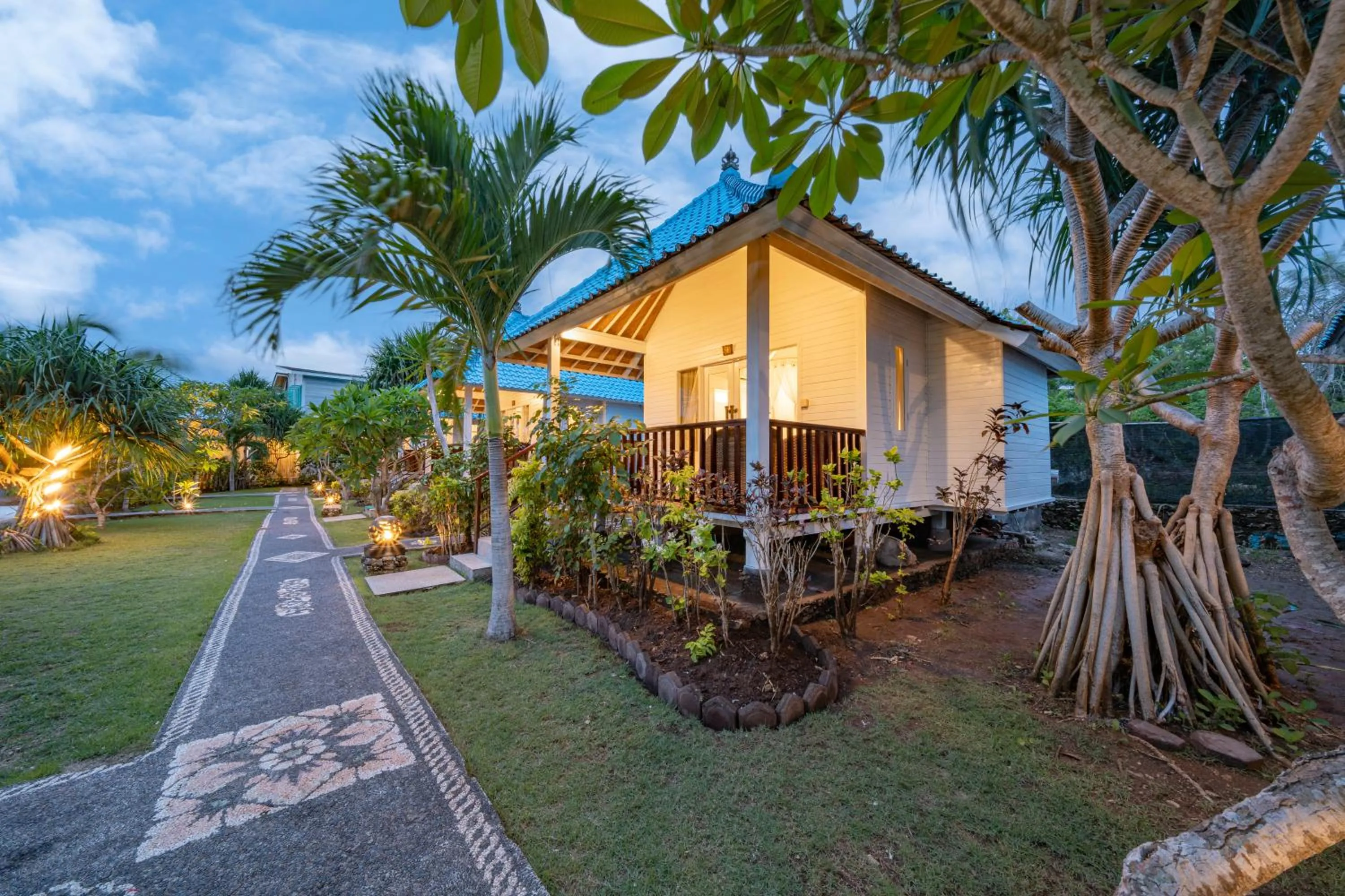 Property building in The Cubang Hut's Lembongan